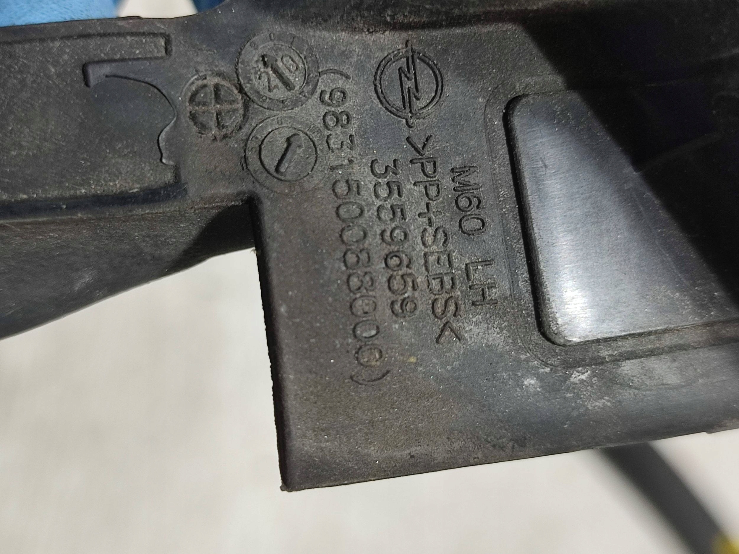 Opel Corsa F 2020 Avant Bouche buse Gauche Joint Vitre