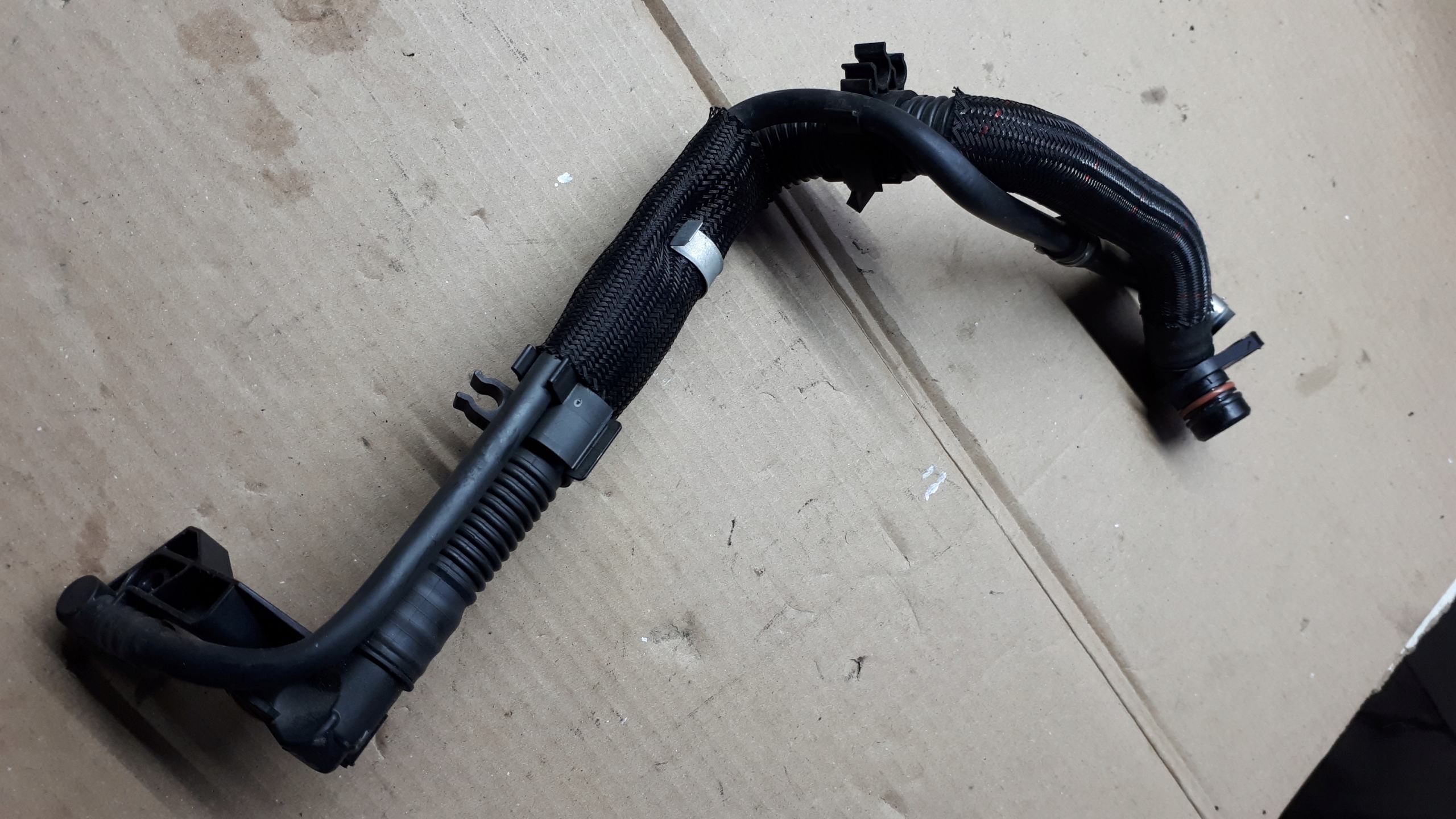 06L103226A - A4 B9 лифт турбокомпрессор кабель 2.0 TFSI A5 8W