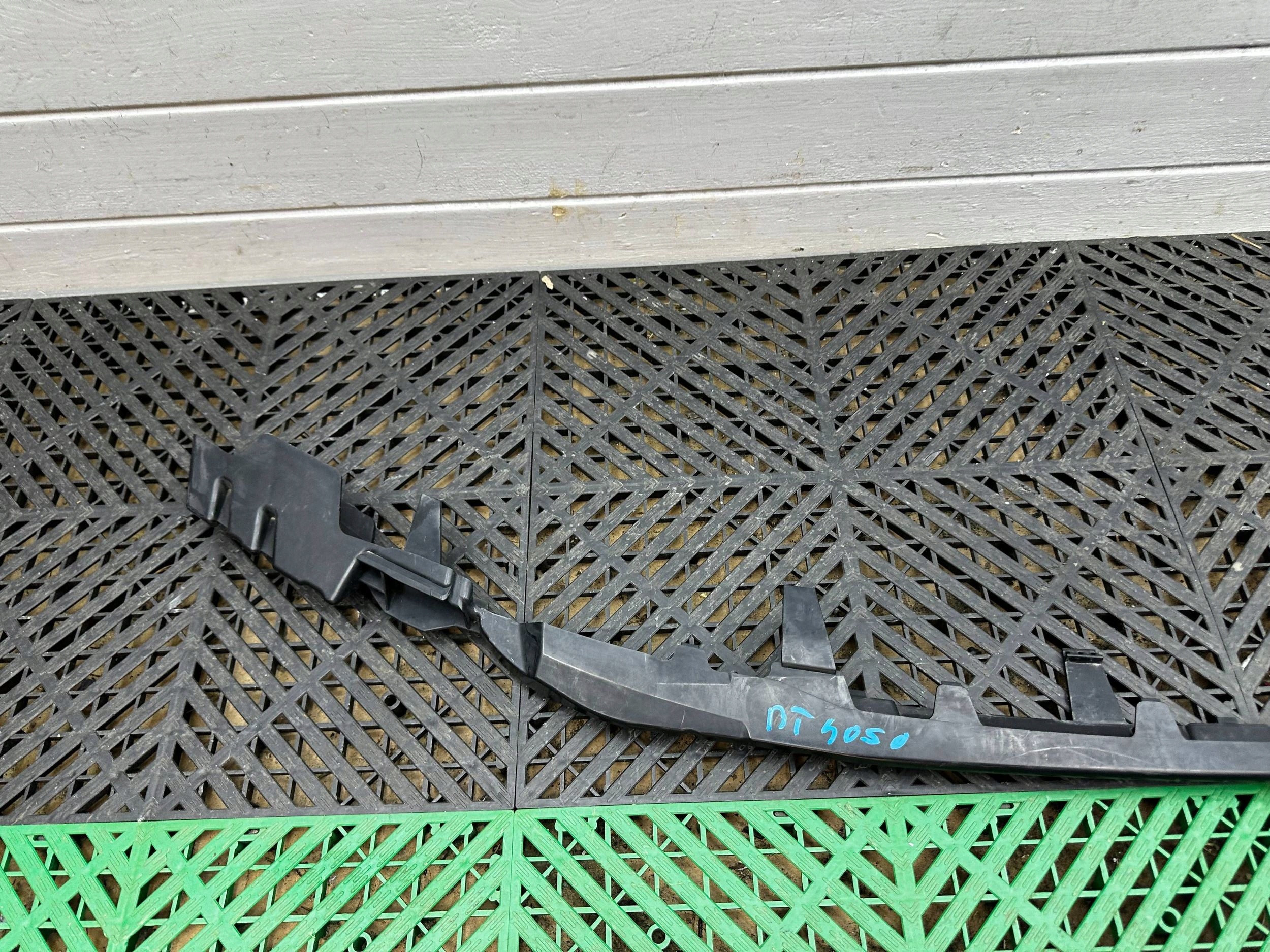 Absorber nárazníku předního předek BMW 5 G30 G31 8746307