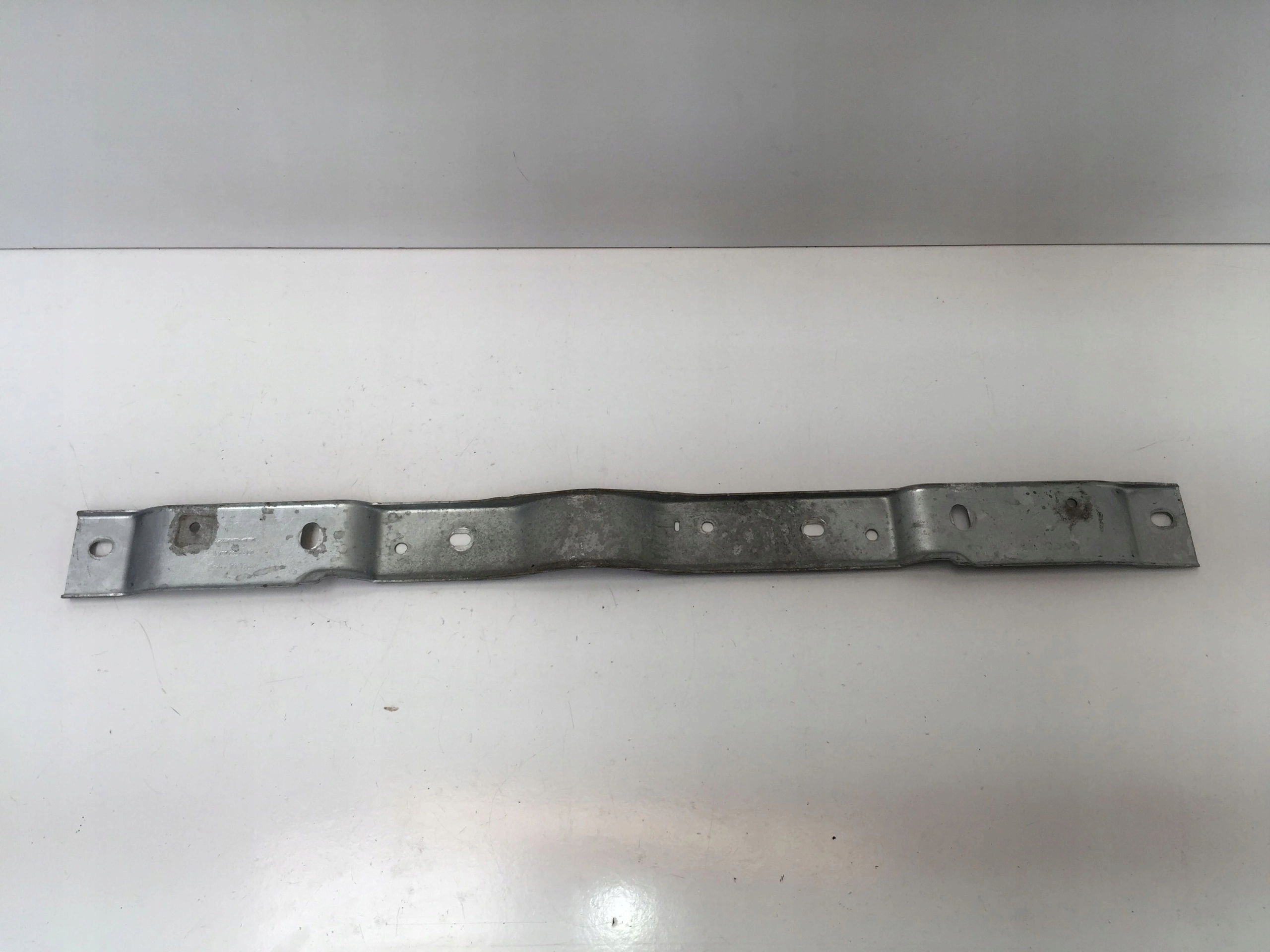 A1776163300 - MERCEDES A A45 W177 AMG стойка стойки