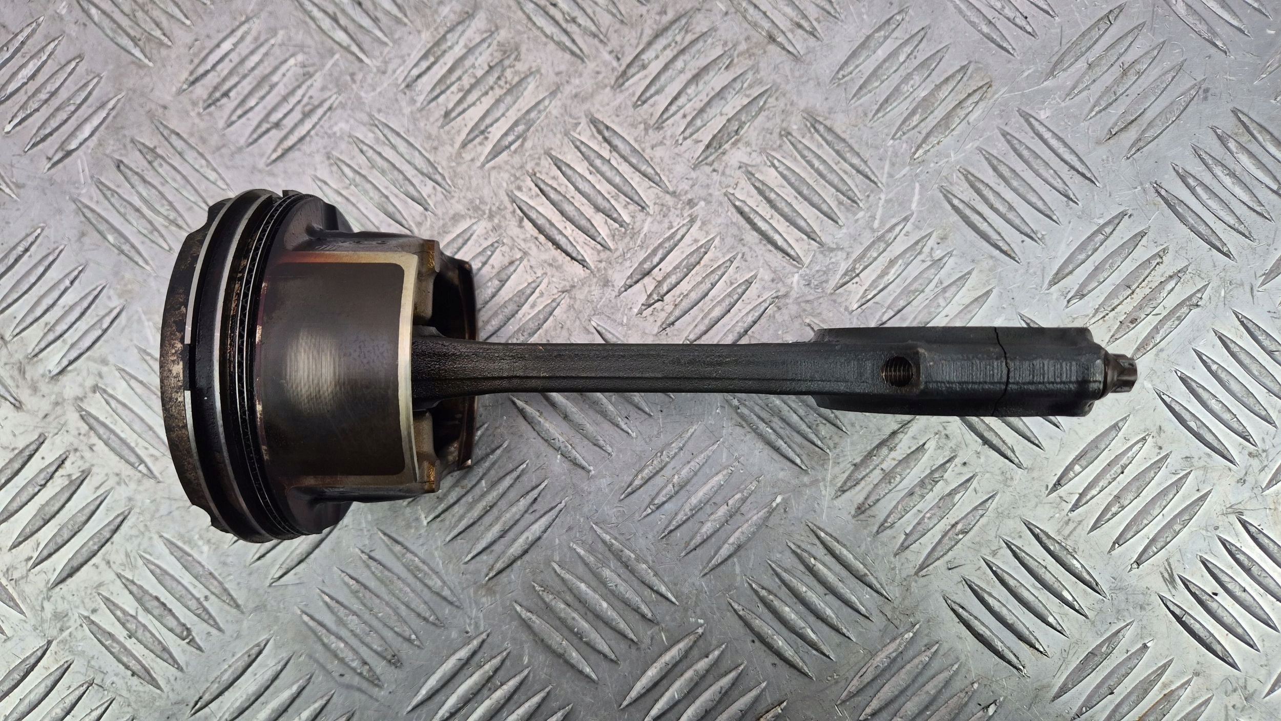 Piston avec bielle Mercedes E200 CGI W212 1.8 0821RA M271