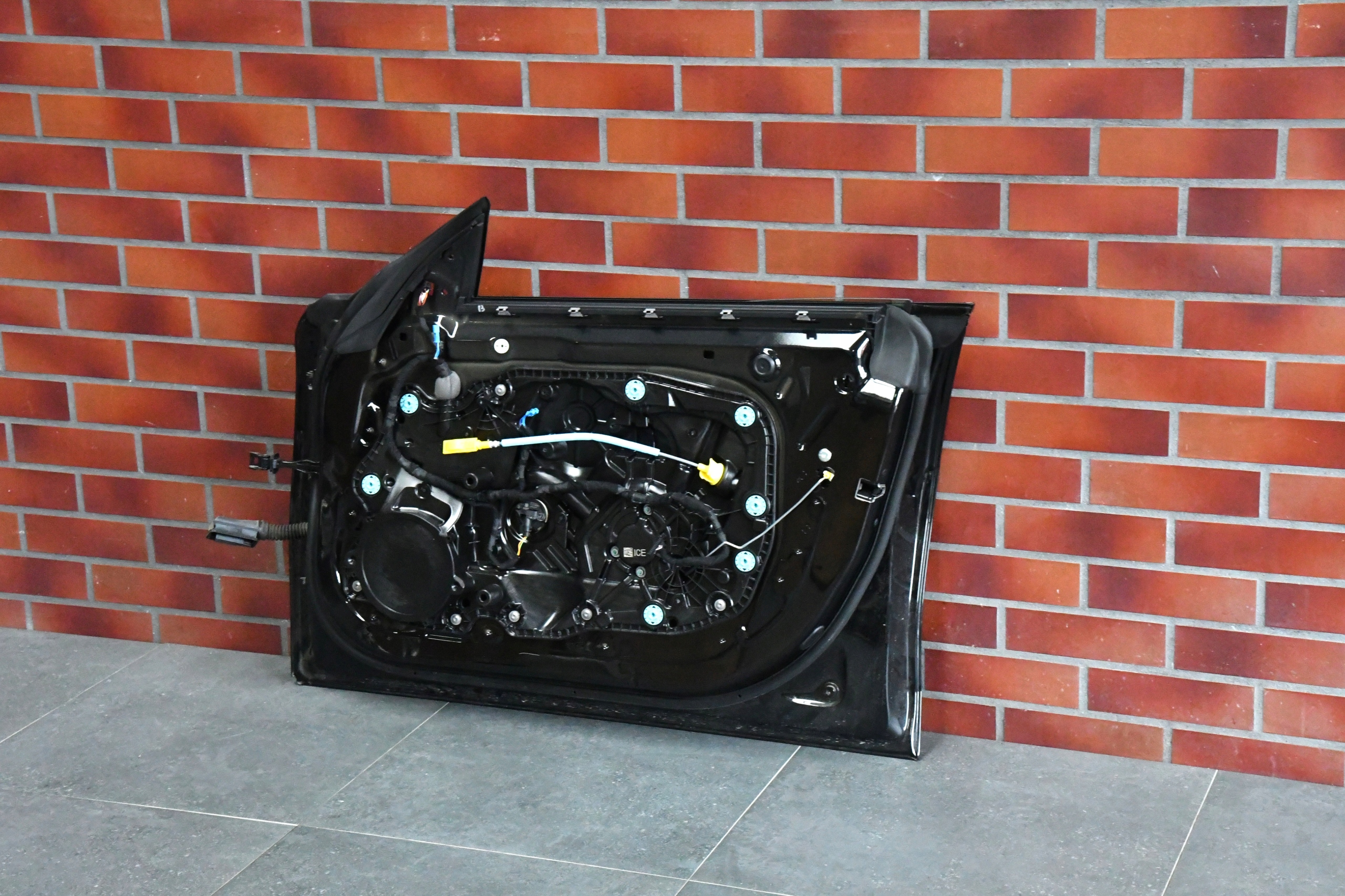 door right front front BMW 4 G26 i4 G26 colour 475
