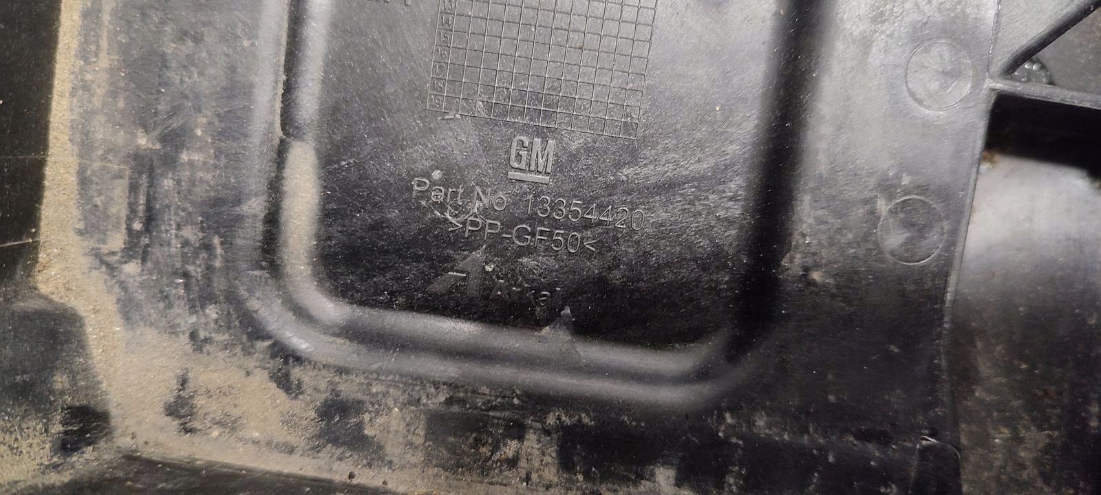 držač akumulatora Opel Astra J kombi 2,0 CDTI
