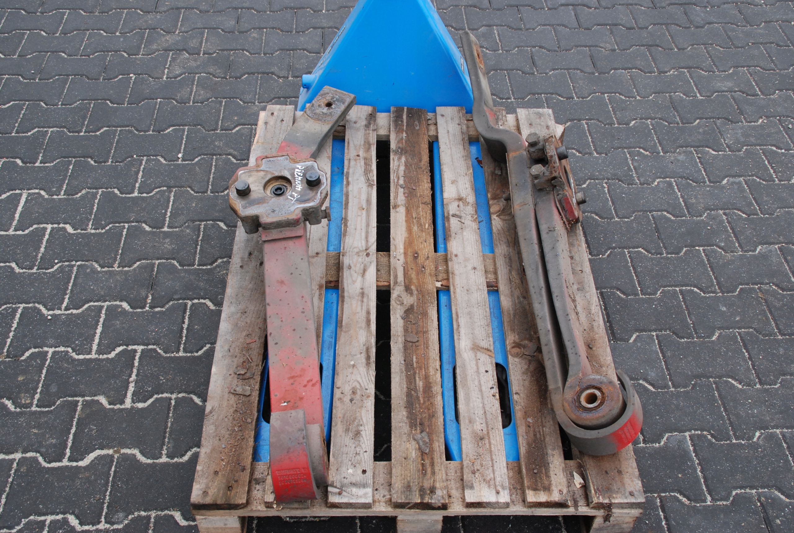 POLRESOR RENAULT PREMIUM DXI 460 L P Car type Trucks