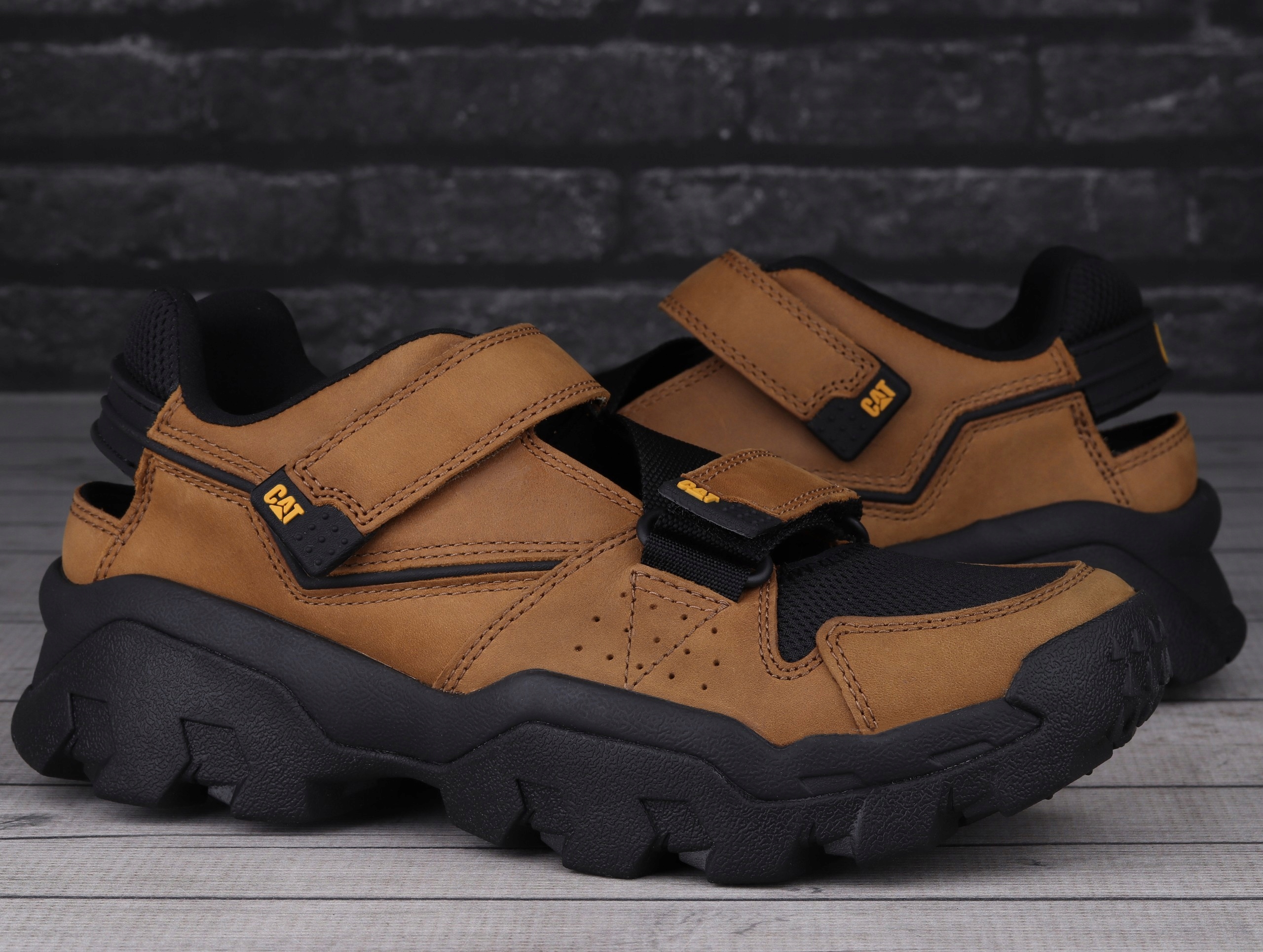 Caterpillar trainers mens hotsell