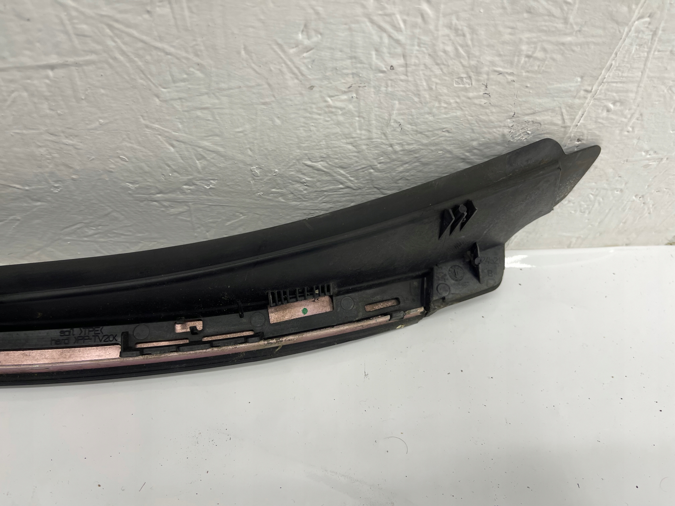 MERCEDES E KLASA W213 moulding windows CZOLOWEJ left A2136901182