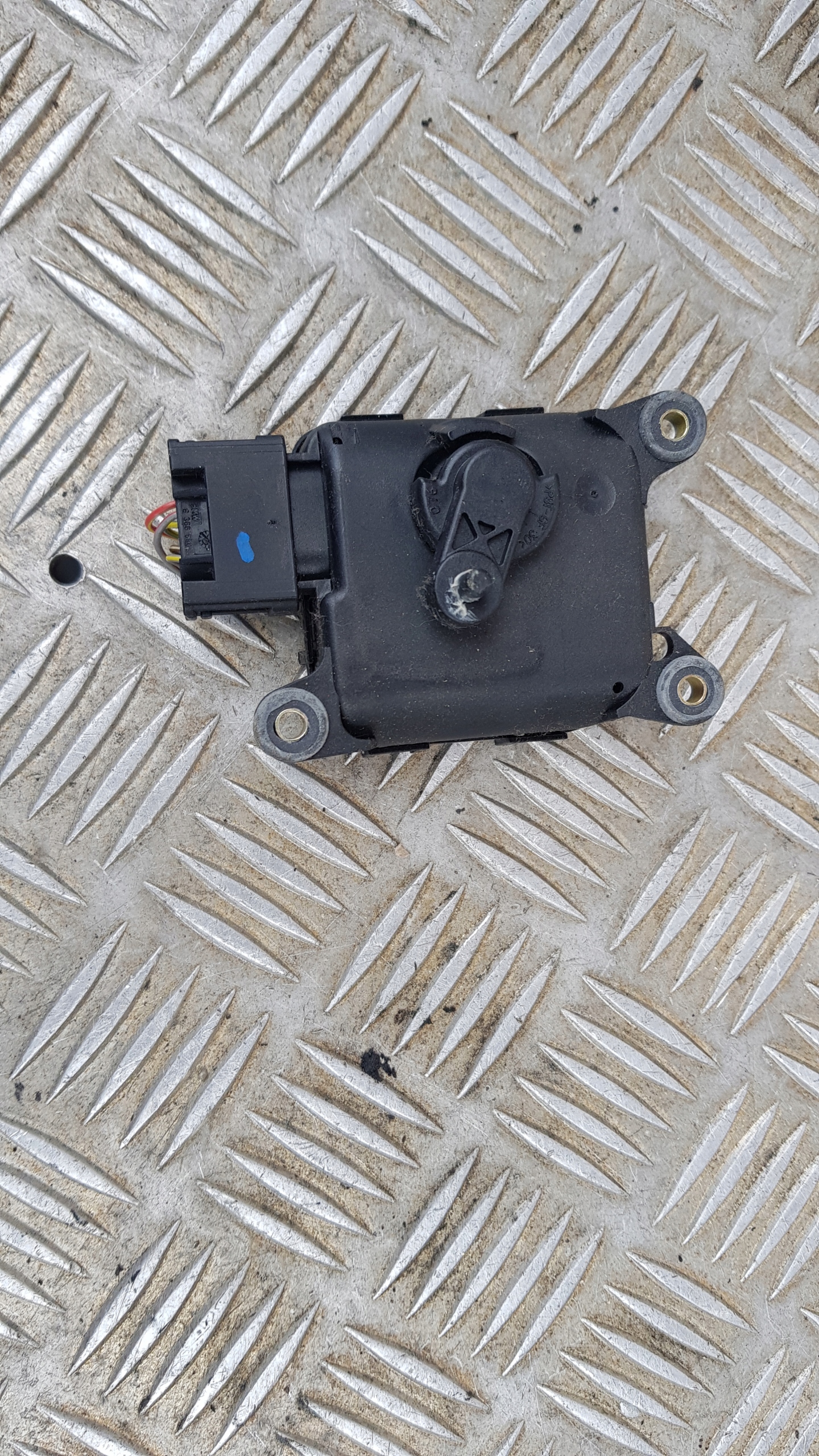 AUDI A6 C5 motorek topení 4B1820511