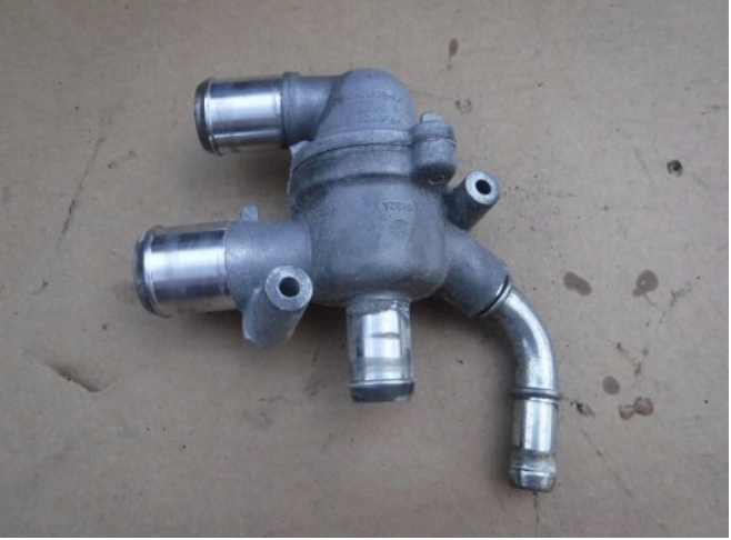 OBUDOWA Termostatu FORD FUSION HYBRID