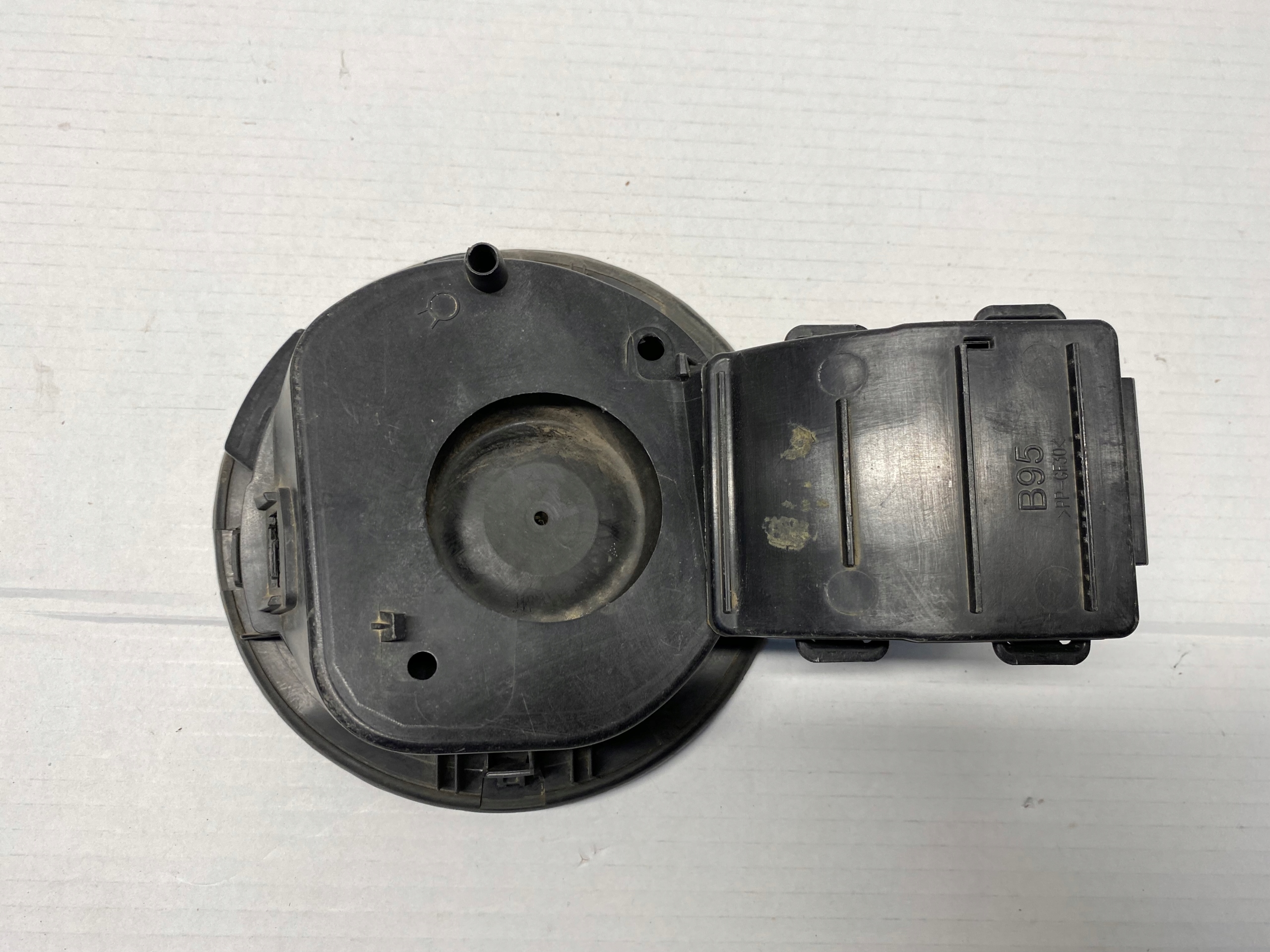 KLAPKA WLEWU PALIWA 781200005R RENAULT MEGANE III HB Typ samochodu Samochody osobowe