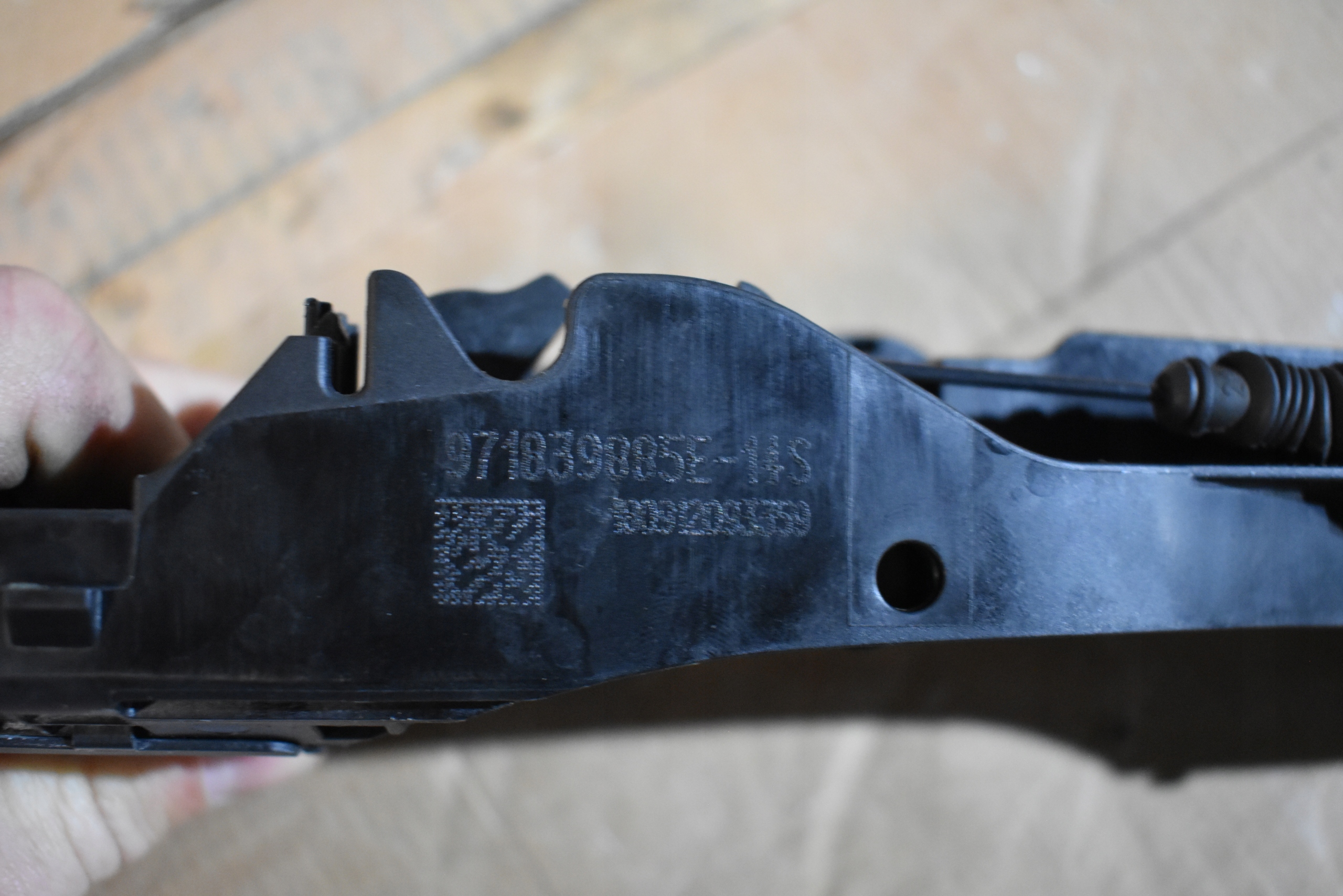 IDEALNY bracket handles rear part rear left PORSCHE PANAMERA 971 1
