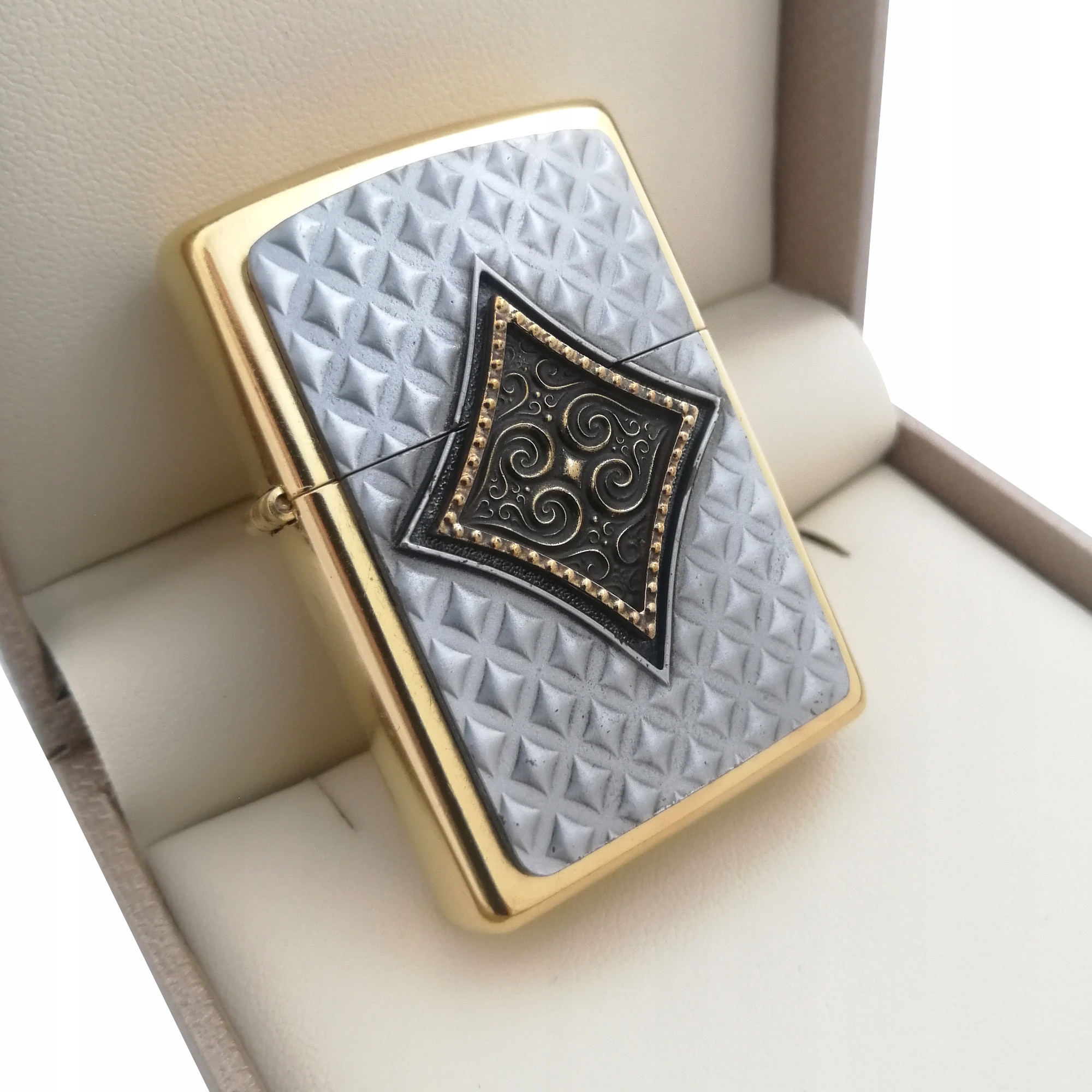 ZAPALNICZKA ZIPPO KARO 24 KARATY ZŁOTO CERTYFIKAT