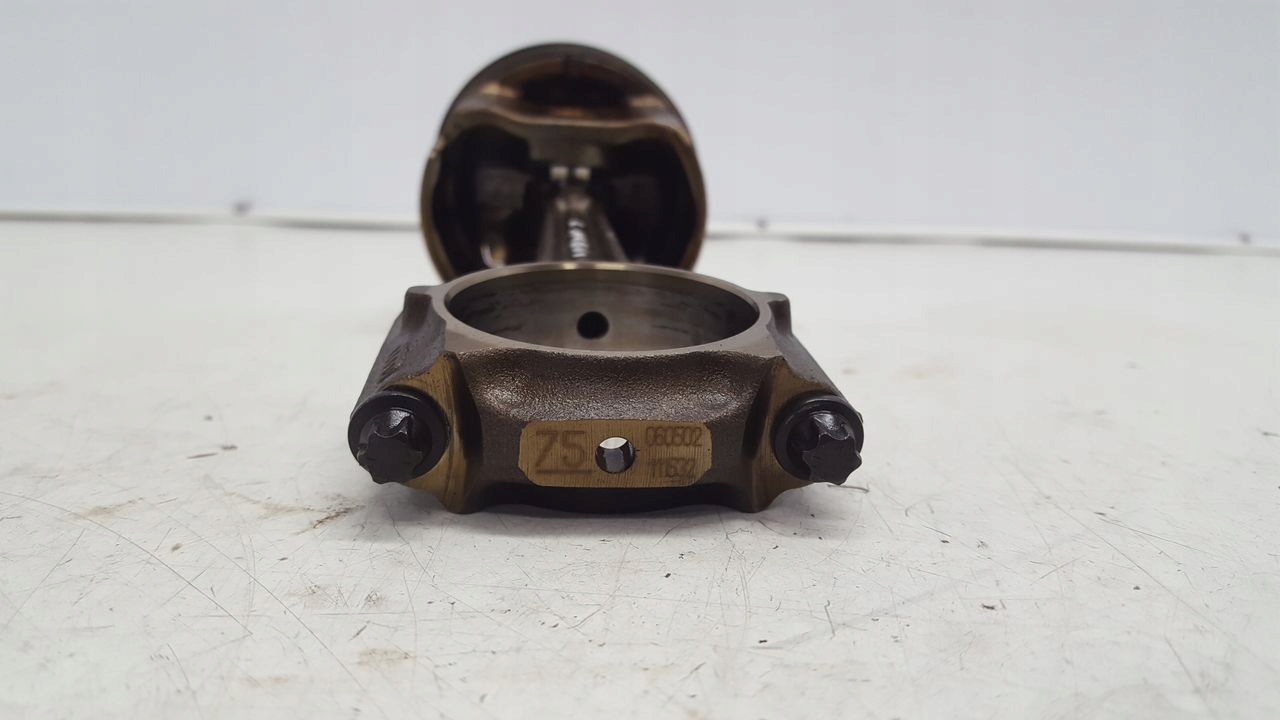 piston connecting rod Audi A4 B6 2,0