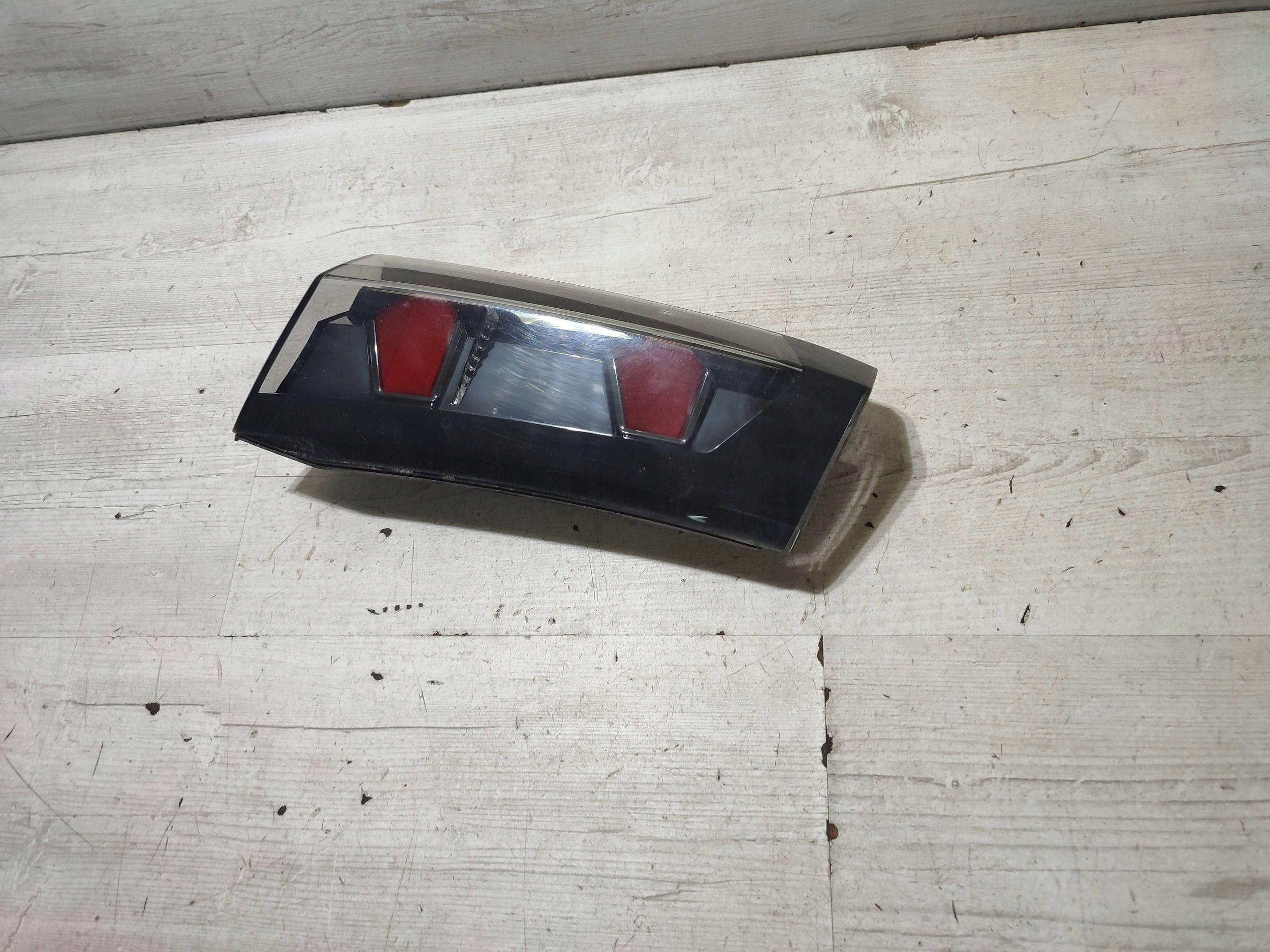 Peugeot 2008 II 2020 rear part side right light rear