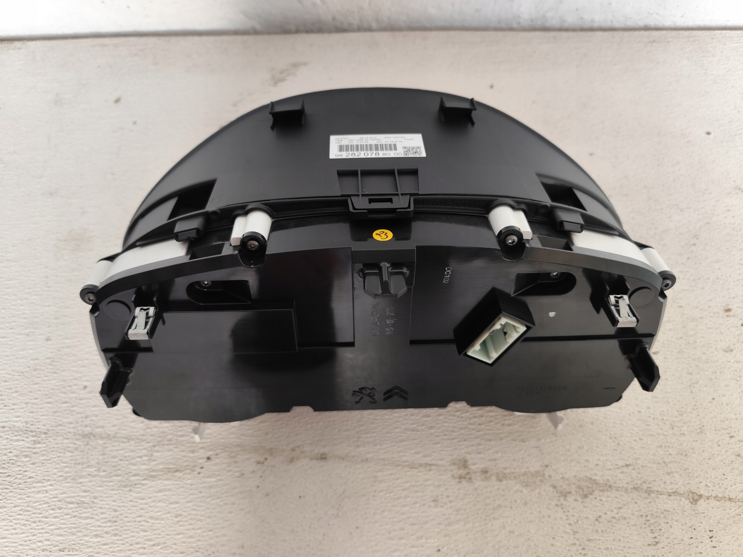 OPEL CROSSLAND X 2018 1.2THP dials clock 9828207880