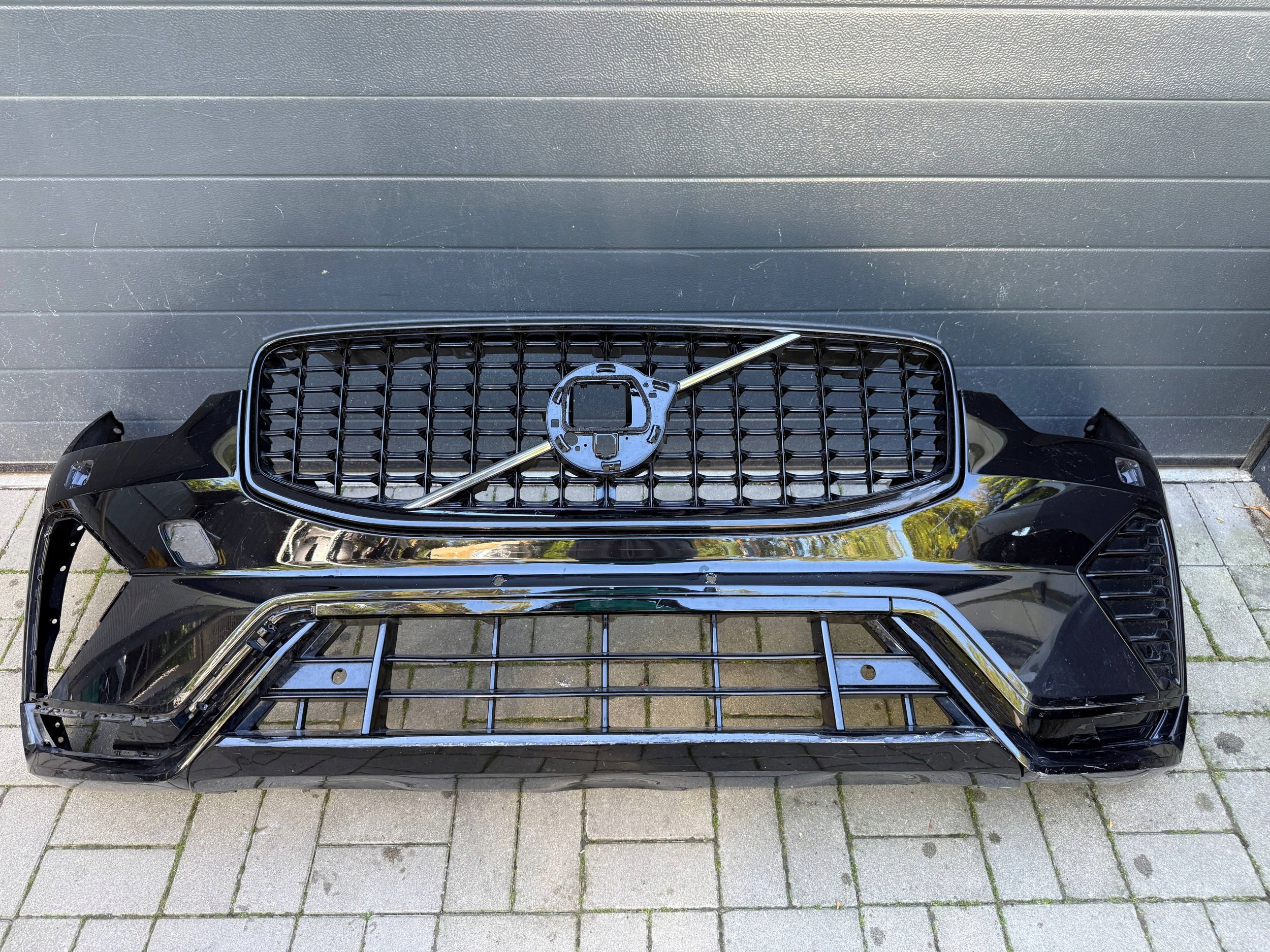 Volvo XC60 2 II 23- Lift R design bumper front front