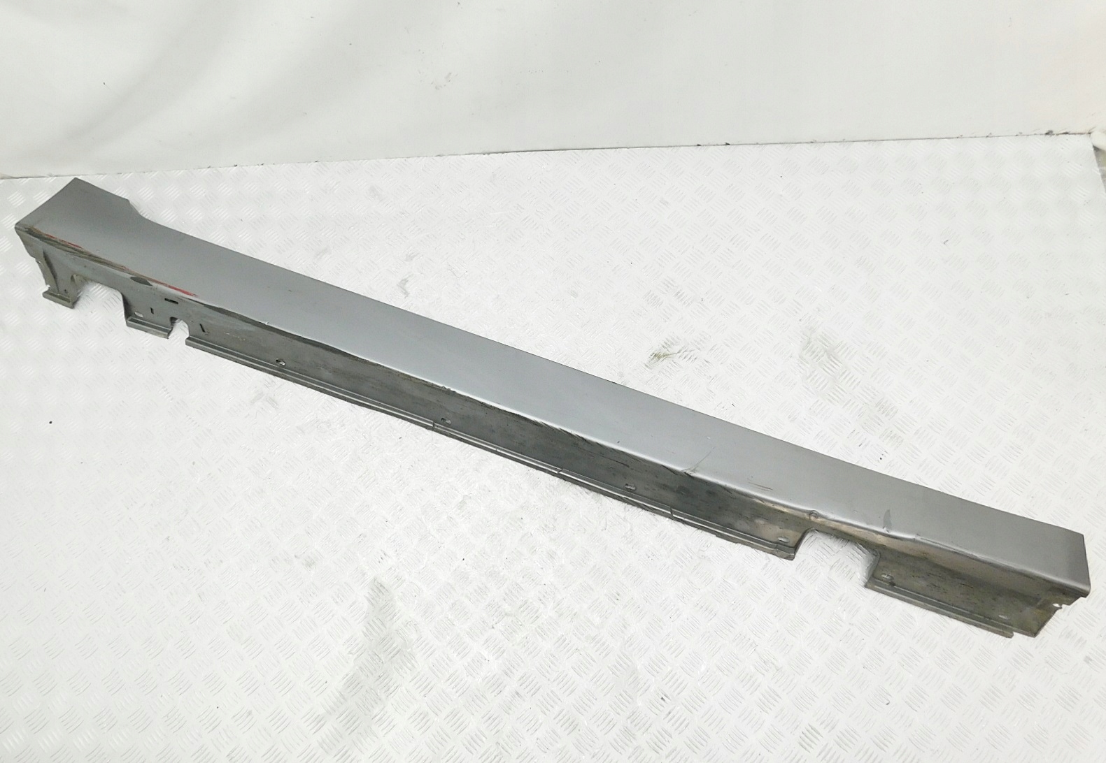 LISTWA PROGOWA PRAWA - BMW 5 E60 E61