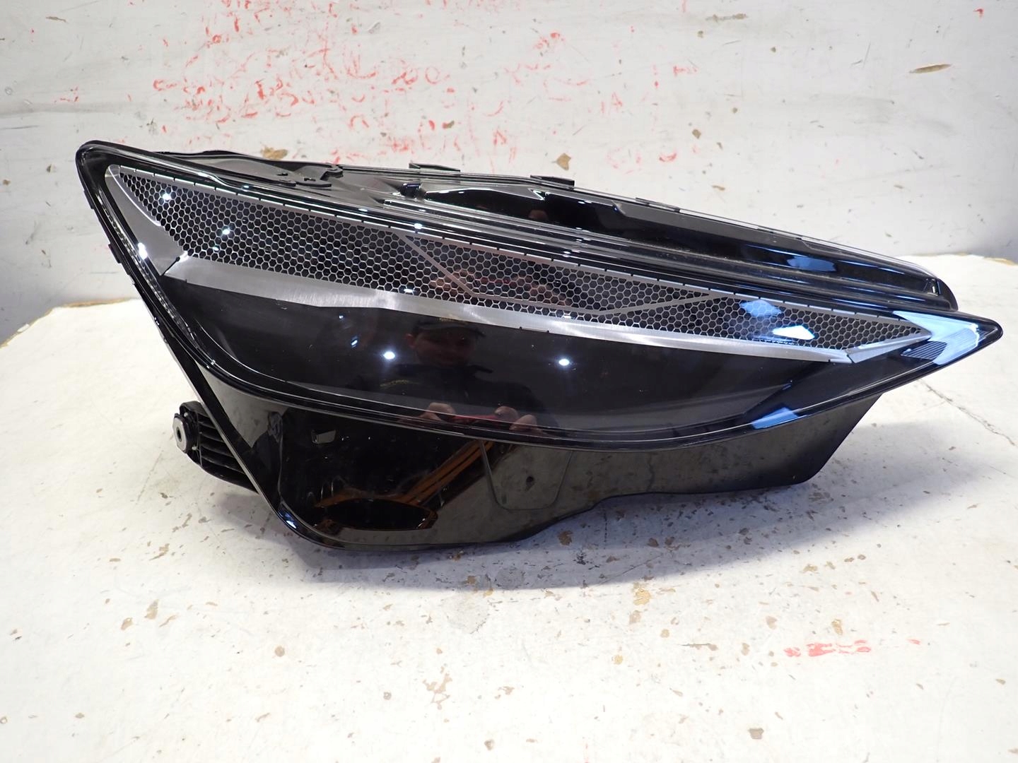 light front front right AUDI A6 C9 2025- FULL LED 4P0941004