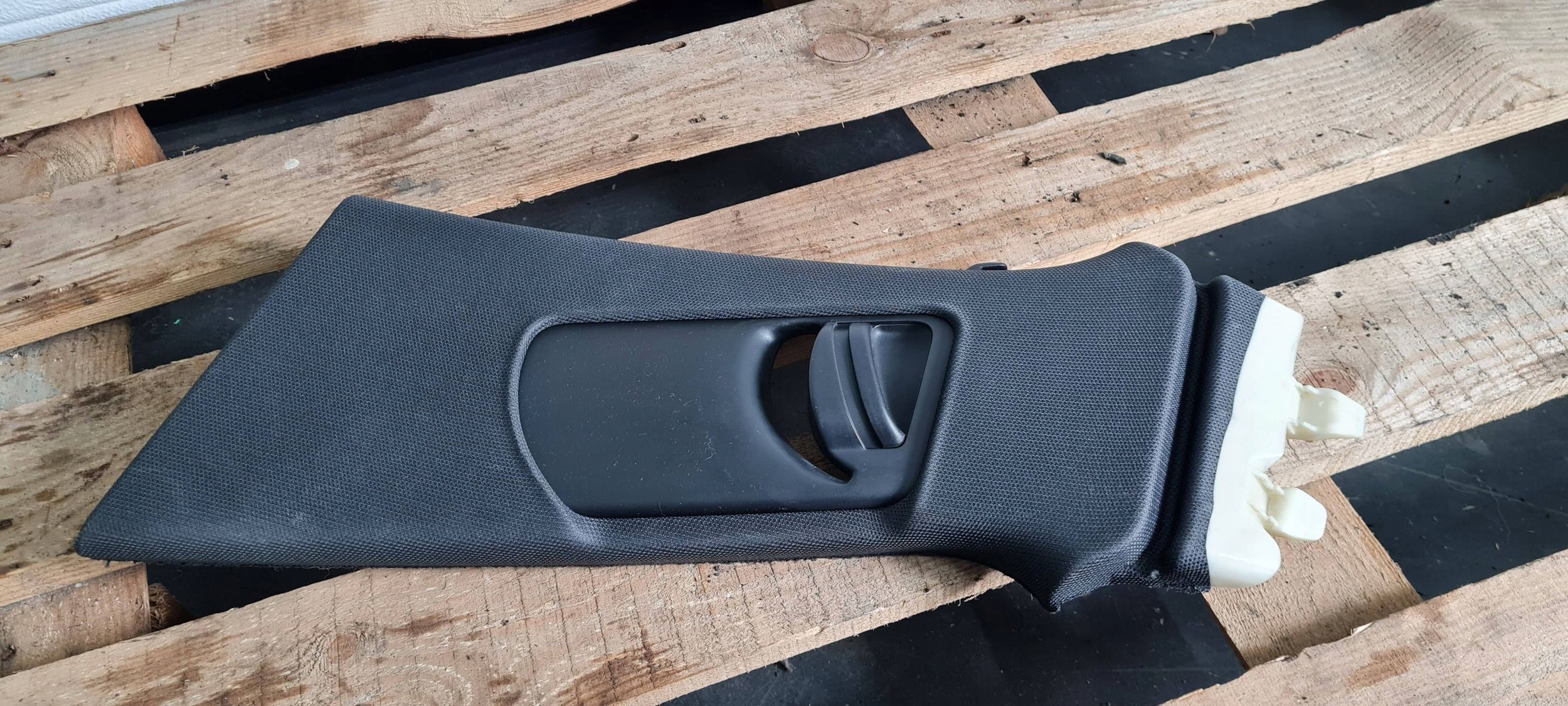 S4 B8 A4 cover pillar trim B supports left front SLINE black 8K0867281C