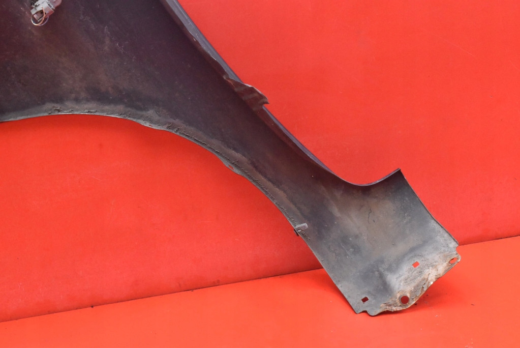 fender right front front 209 TOYOTA AURIS 1 and 06-09