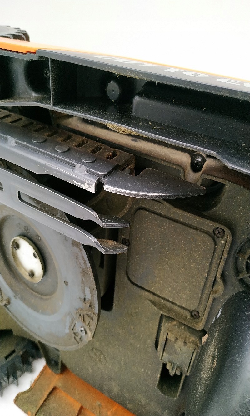 ROBOT KOSZĄCY WORX LANDROID WR155E 2000M2 20V 5AH Szerokość koszenia 22 cm