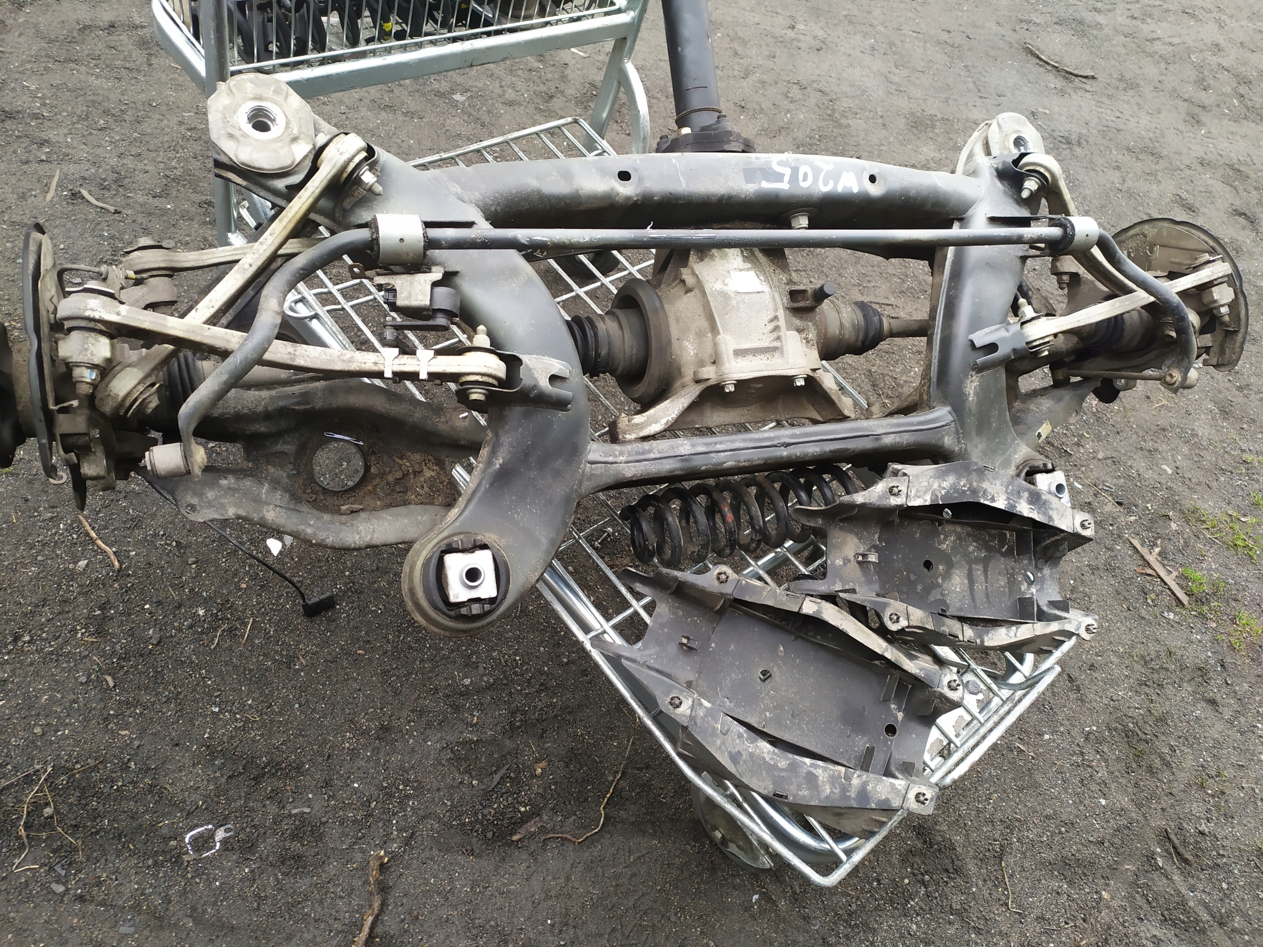 ZAWIESZENIE TYŁ KOMPLETNE W205 CDI