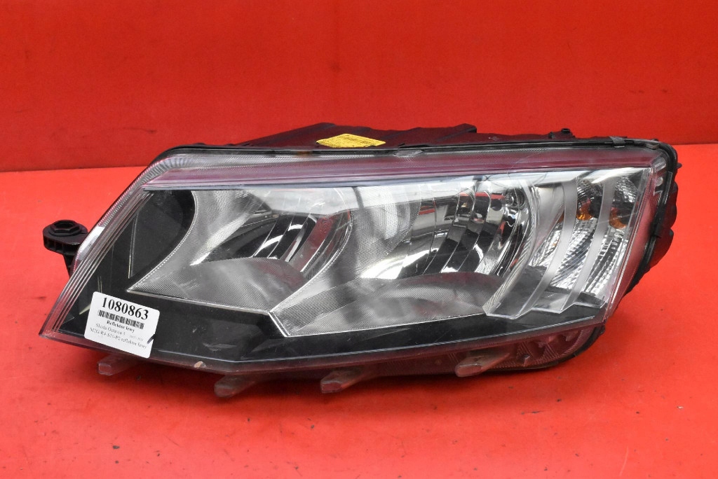 REFLEKTOR left light front UK 5E2941015 SKODA OCTAVIA 3 III 13-17