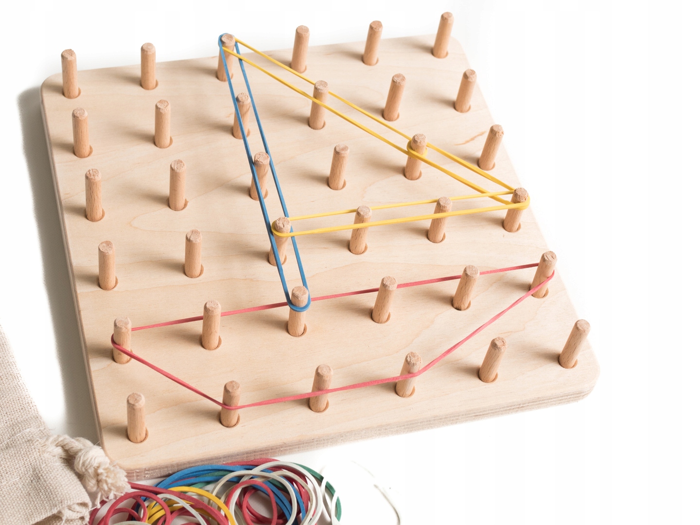 

Geoplan 36 wyjmowanych kołków, 12mm Montessori, Ce