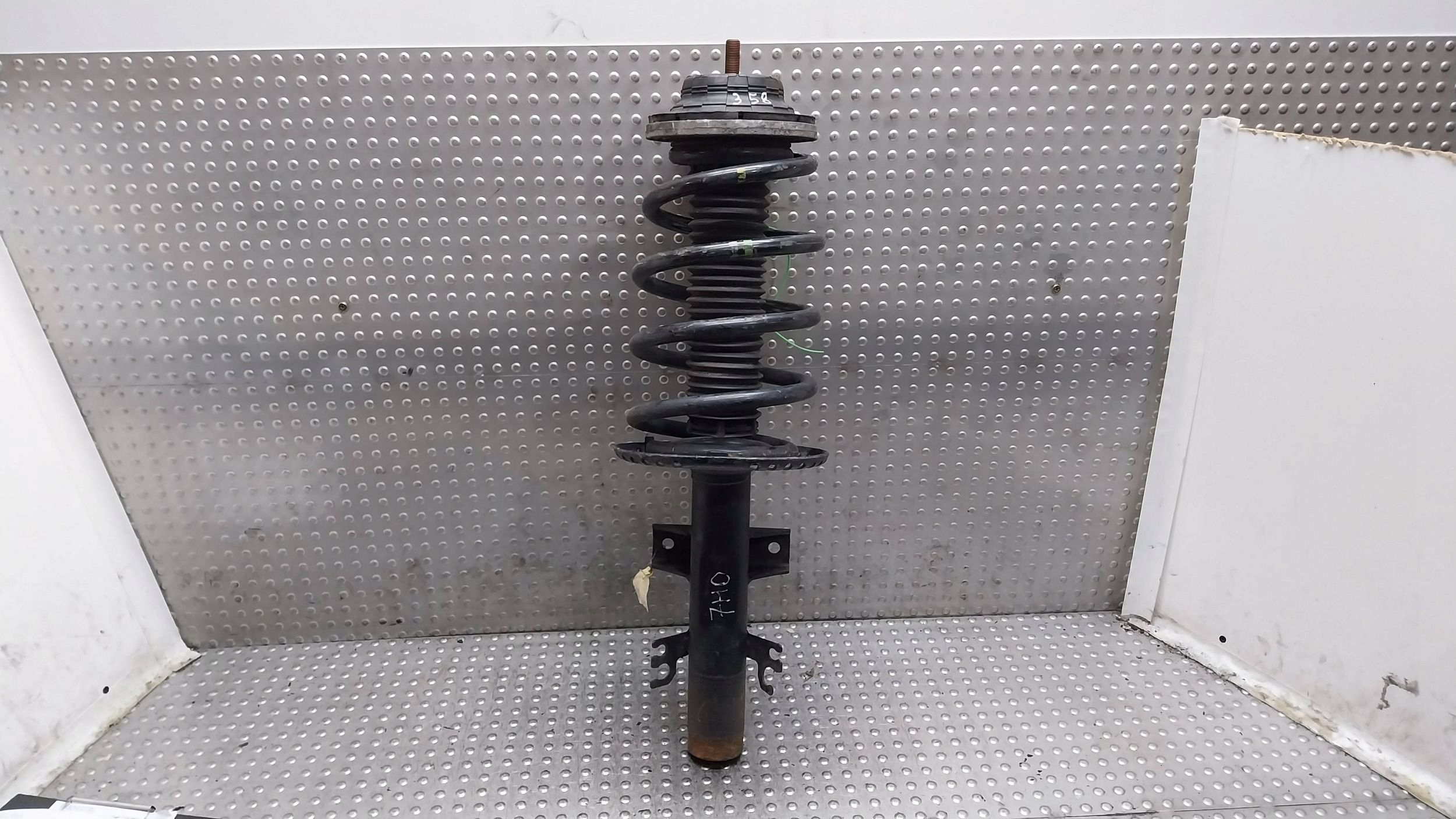 shock absorber left right front 7H0413031N VW TRANSPORTER T5