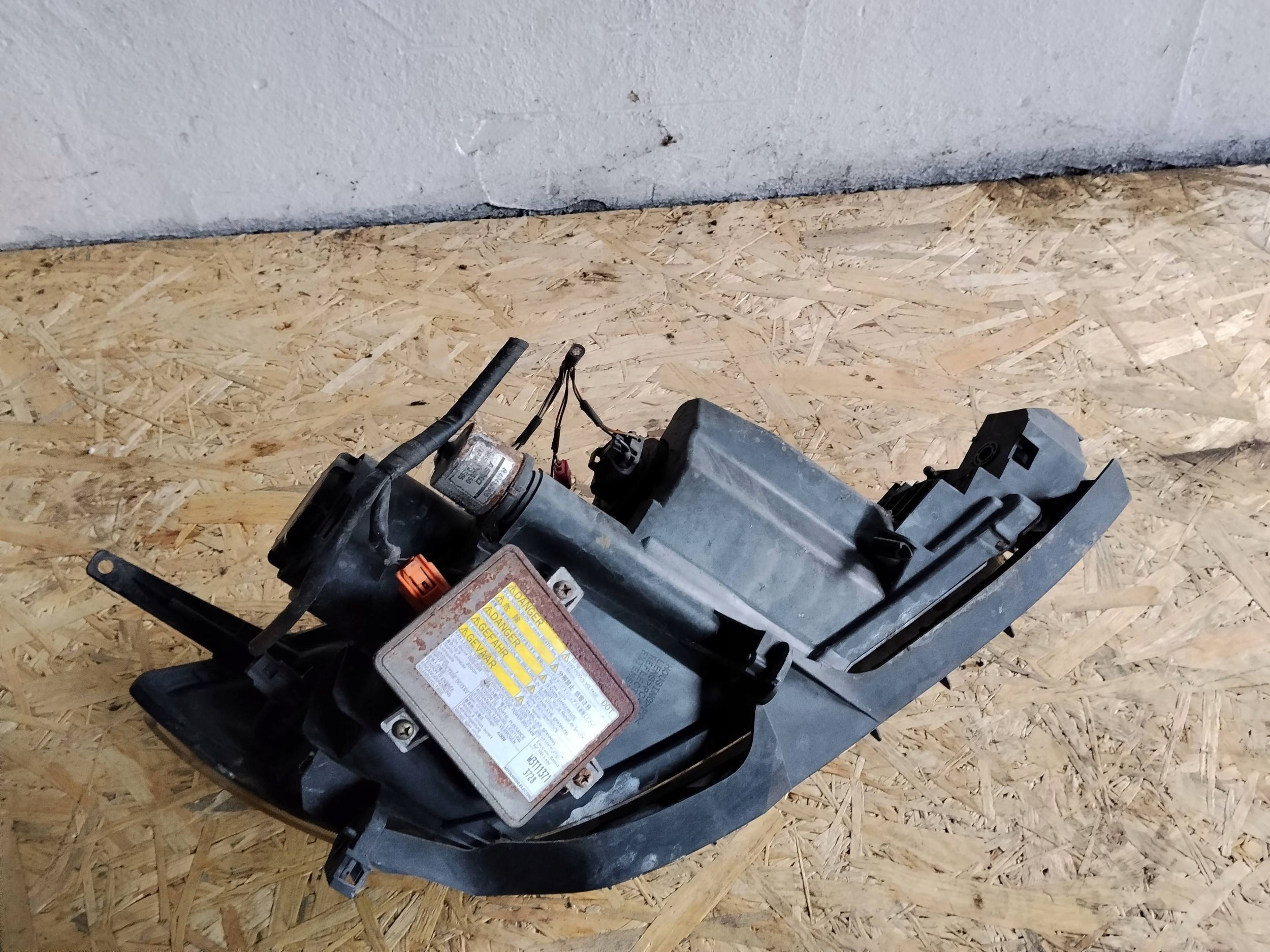 Reflektor light left front xenon Mazda 3 BK