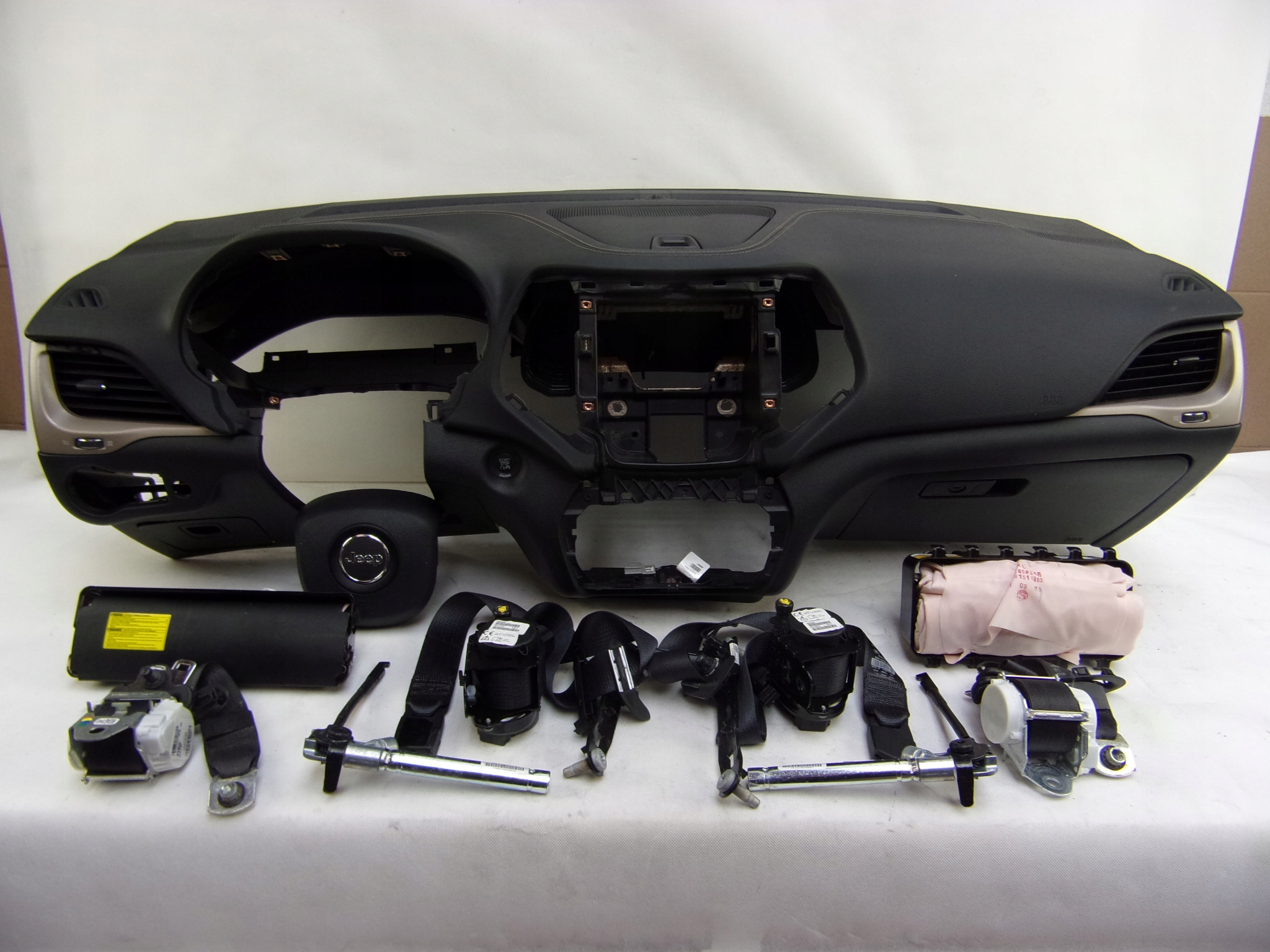 JEEP CHEROKEE KL DESKA ROZDZIELCZA ZESTAW AIRBAG za 4500 zł z Poznań