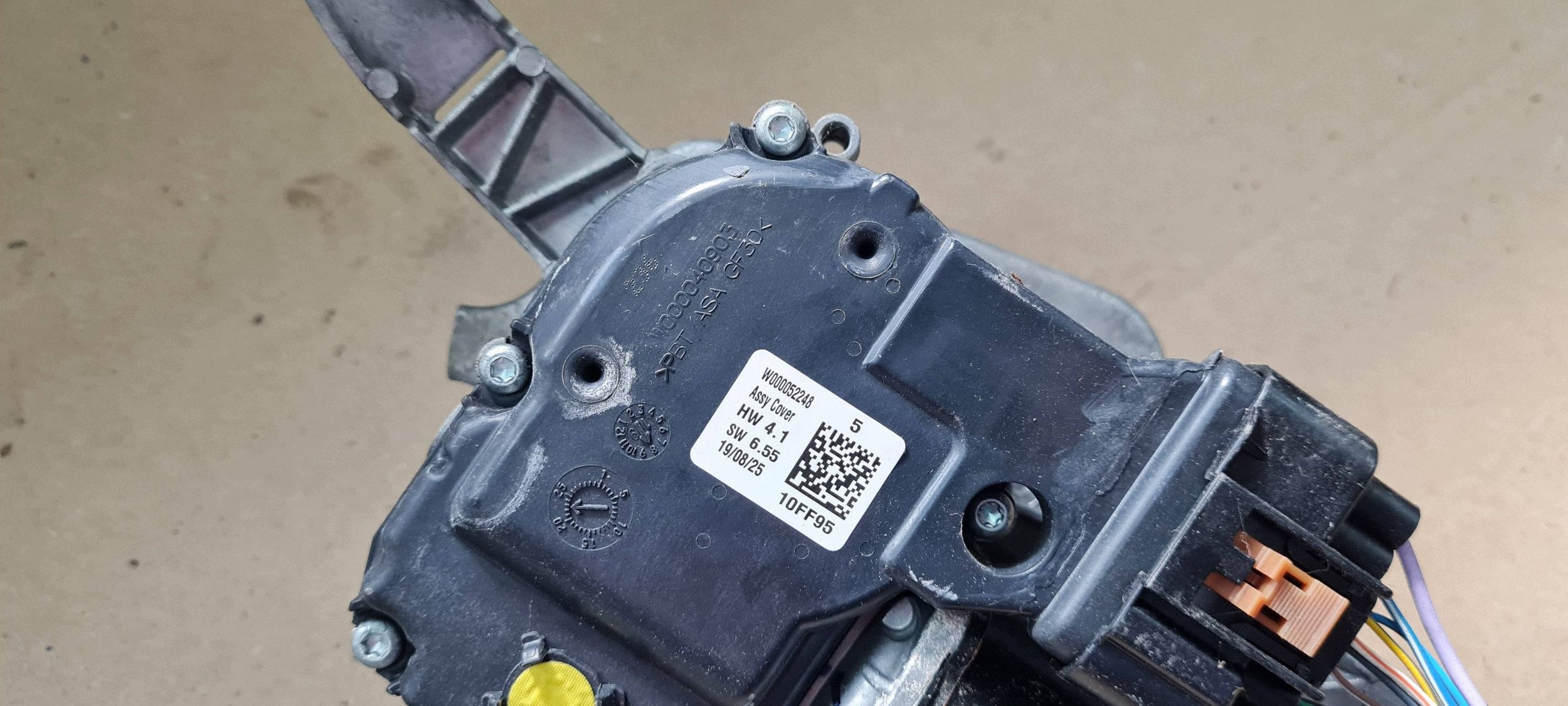Ford Edge II 2020 ST LIFT mini motor of wipers left front FT4B17504AH