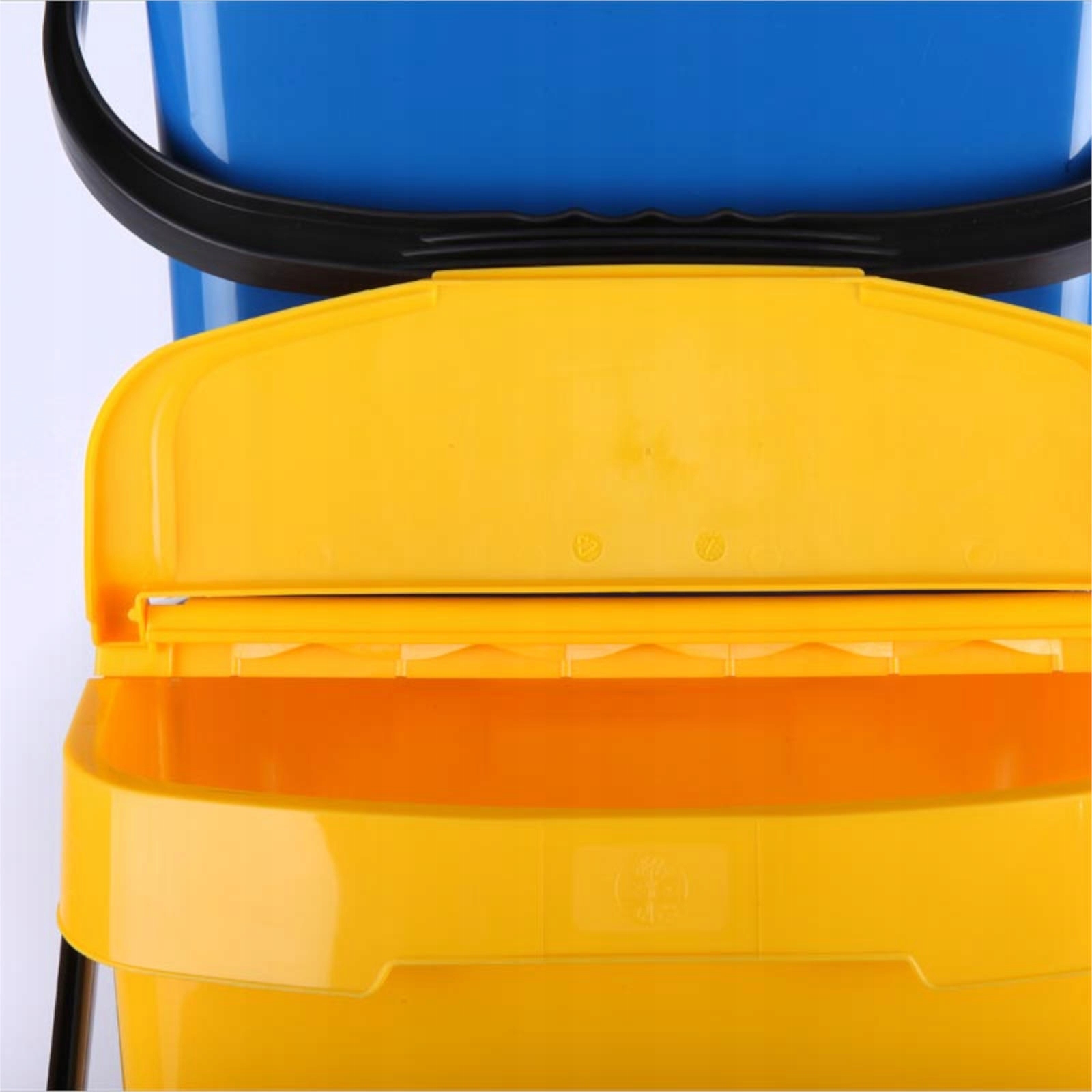 Kosz pojemnik do segregacji sortowania śmieci URBA PLUS 40L - żółty Głębokość produktu 40 cm