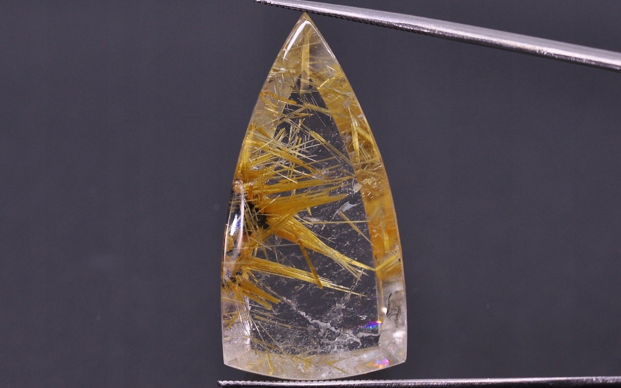 Křemen s rutilem nepravidelná dlažba 30,5x15,5 mm