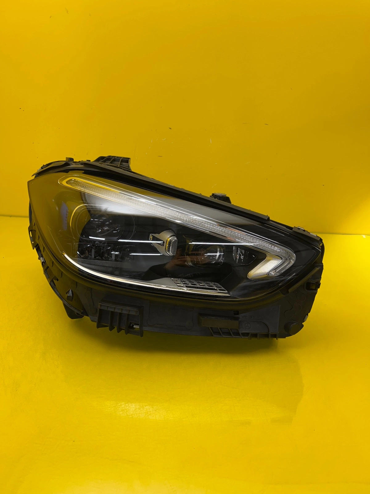 light right Mercedes C-Klasa W206 A2069068003 Digital Light