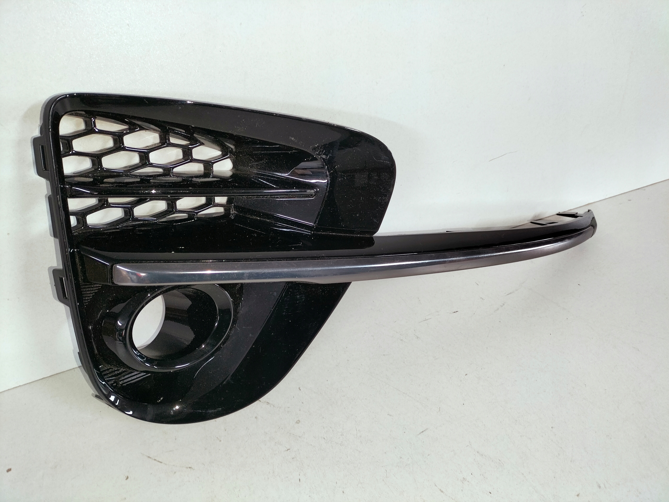 GRILL LÜFTUNGSGITTER DER STOSSSTANGE RECHTS KIA X-CEED XCEED 19
