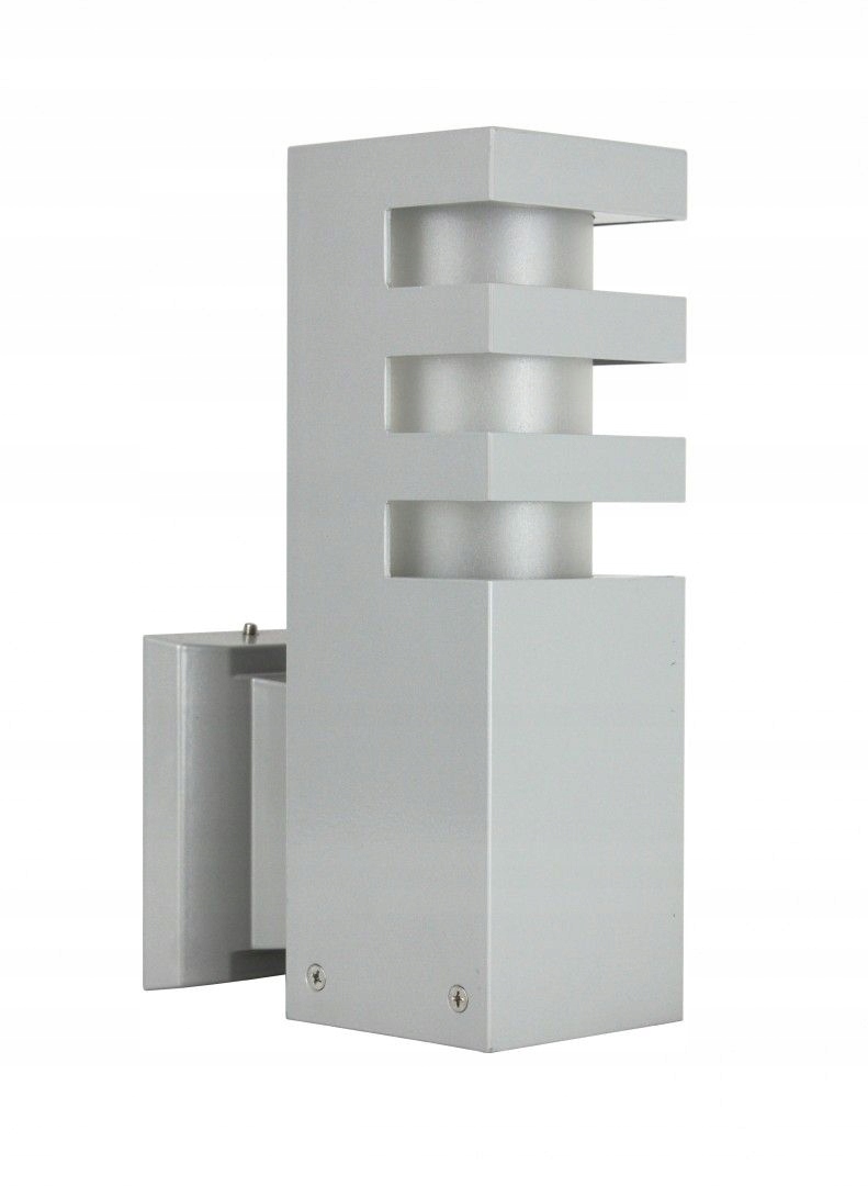 Moderní nástěnné svítidlo s třemi charakteristickými drážkami Rado IP54