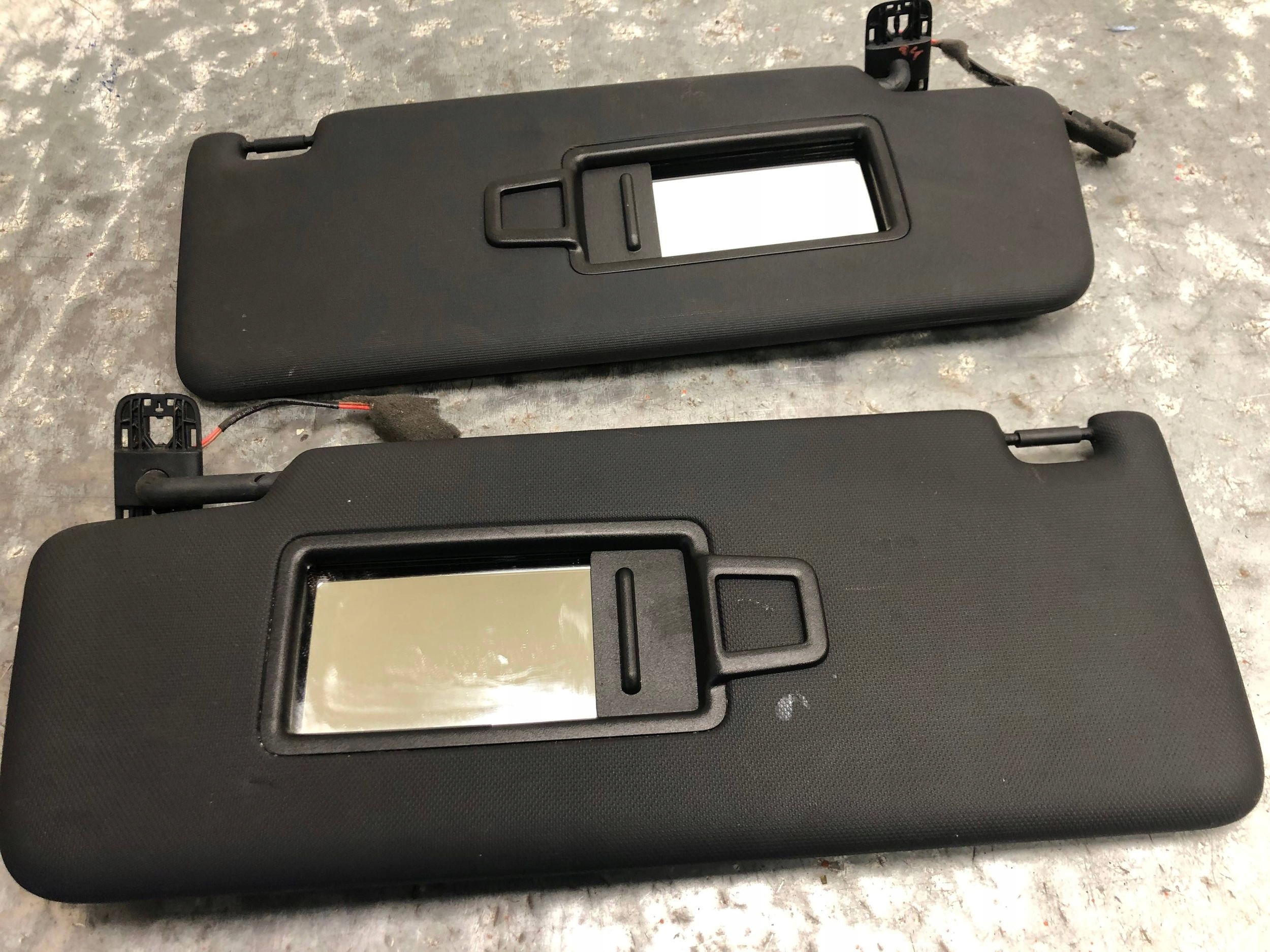 visor cover PRZECIWSLONECZNA left right black, AUDI Q4 E-TRON 89A857551E