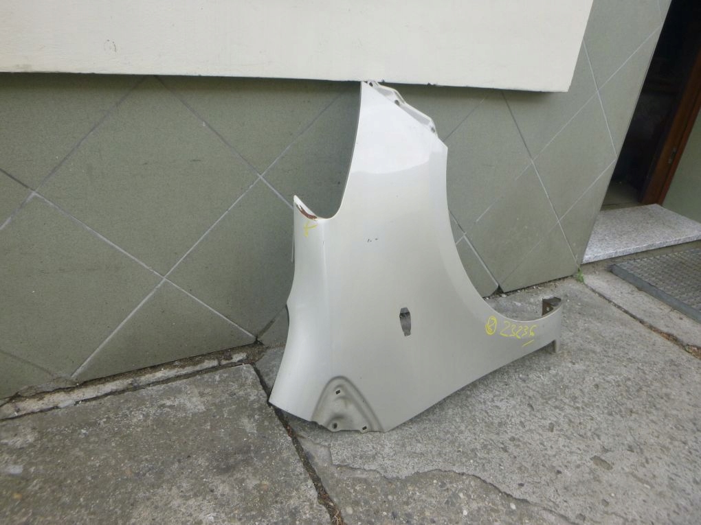 TOYOTA YARIS II 06- fender right front