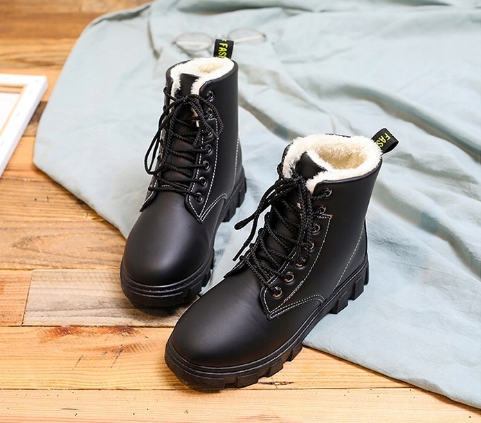 BUTY ZIMOWE DAMSKIE OCIEPLANE ŚNIEGOWCE R.39 Wzór dominujący bez wzoru