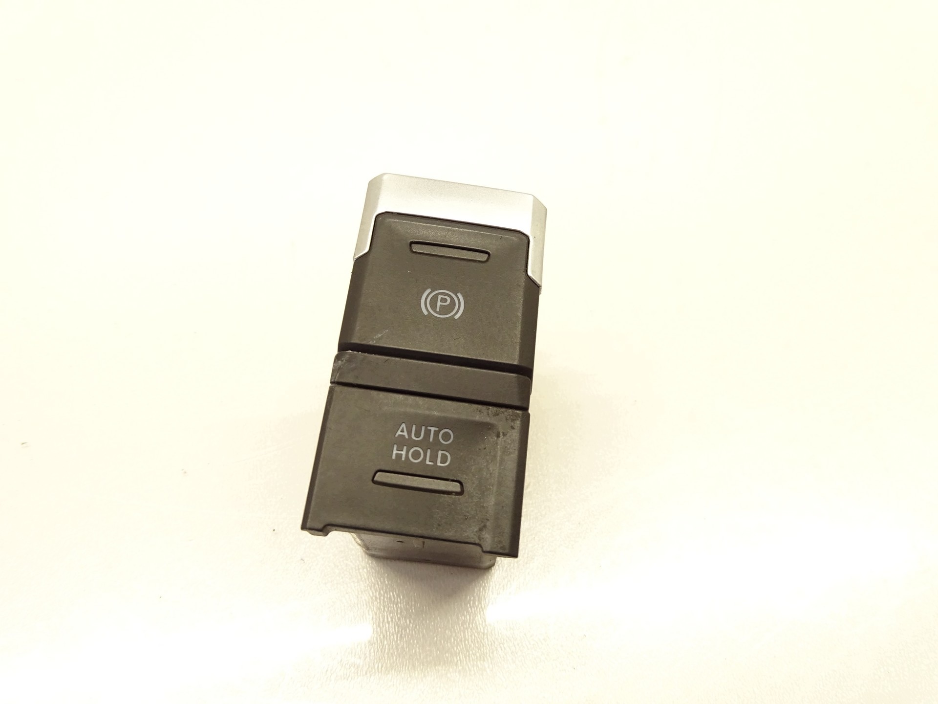 button switch electric brake AUTO VW TIGUAN 5nc927225A