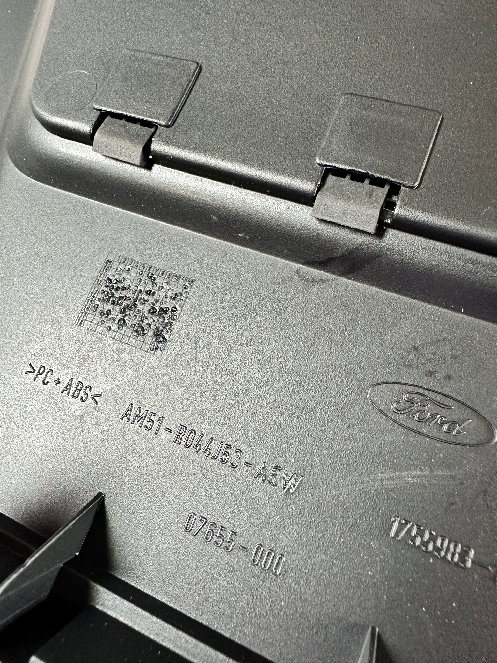 KUGA MK2 c-max полка консоль консоли AM51-R044J53-AEW