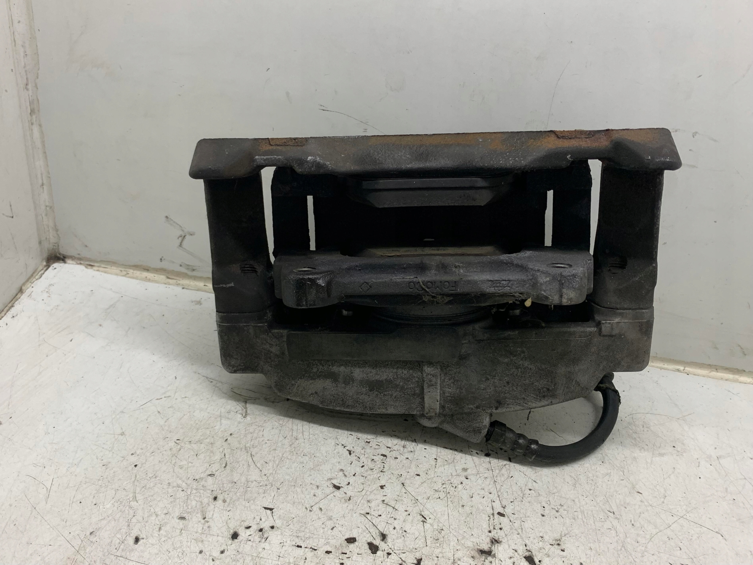 caliper brake left front VOLVO V60 S60 II LIFT 2.4 D5 13-18