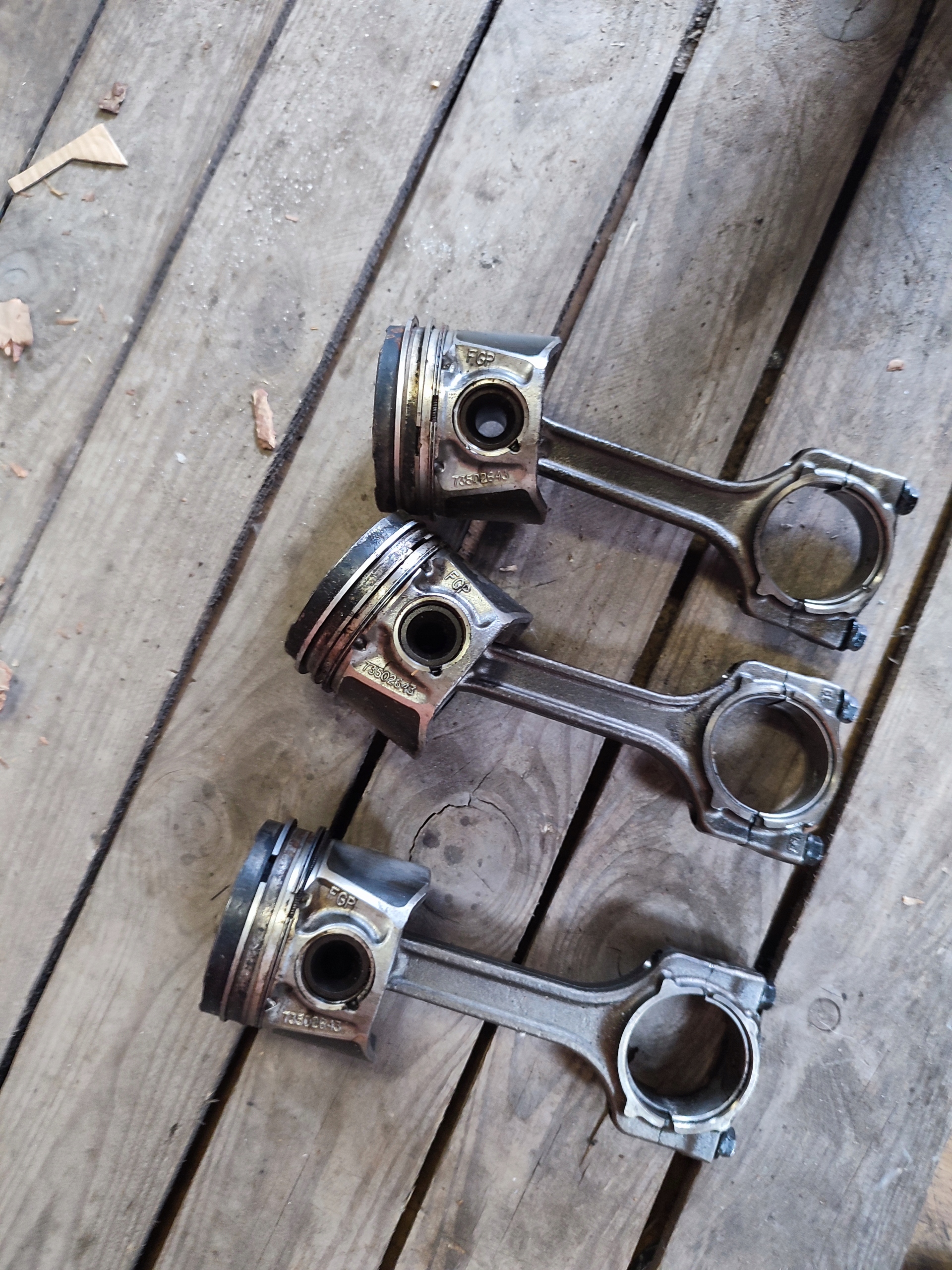 Поршень с шатуном CORSA D 1.3 CDTI Z13 73502643