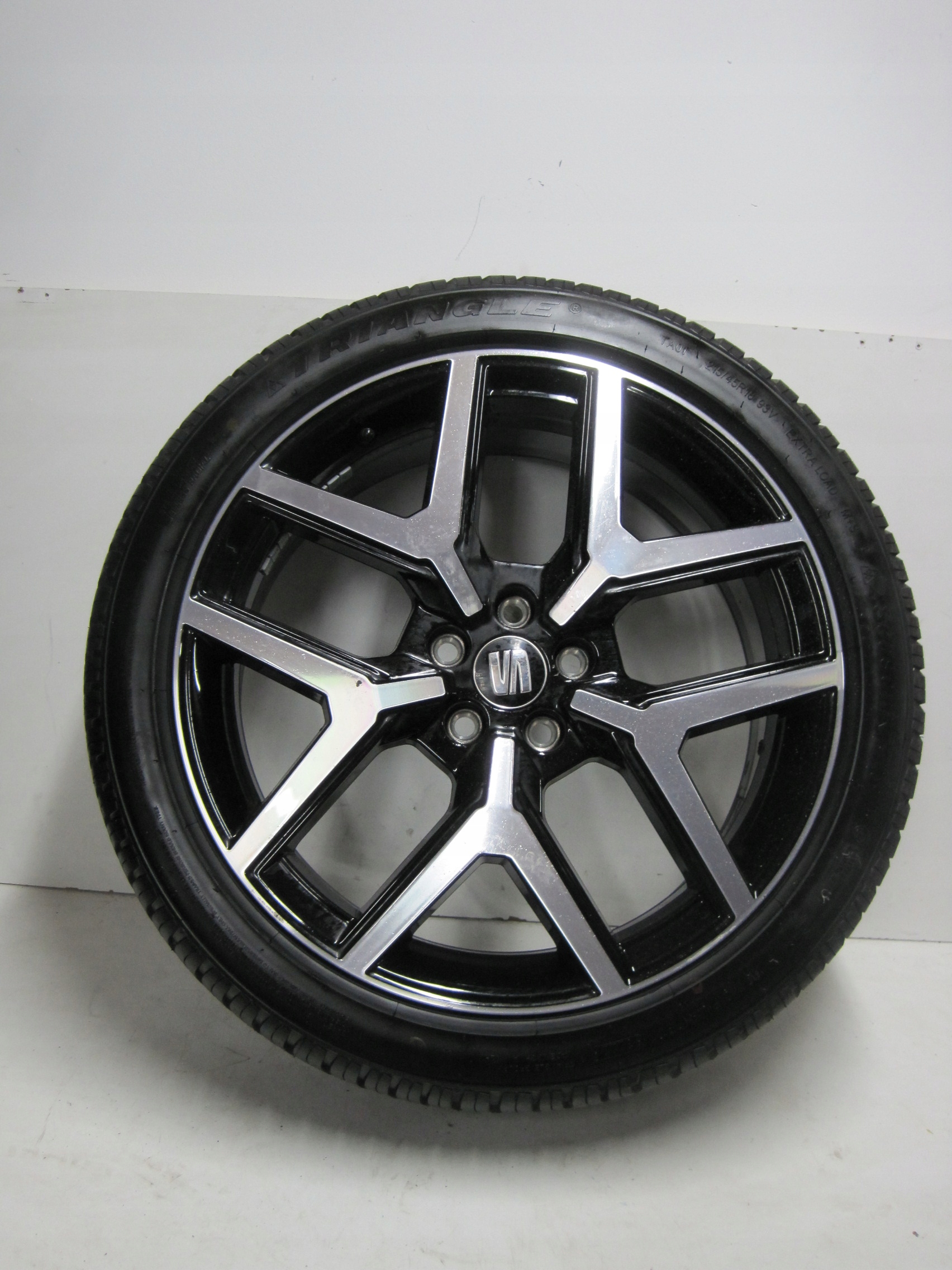 wheels discs tyres SEAT ARONA 6F9 R18 M+S TRIANGLE 22R