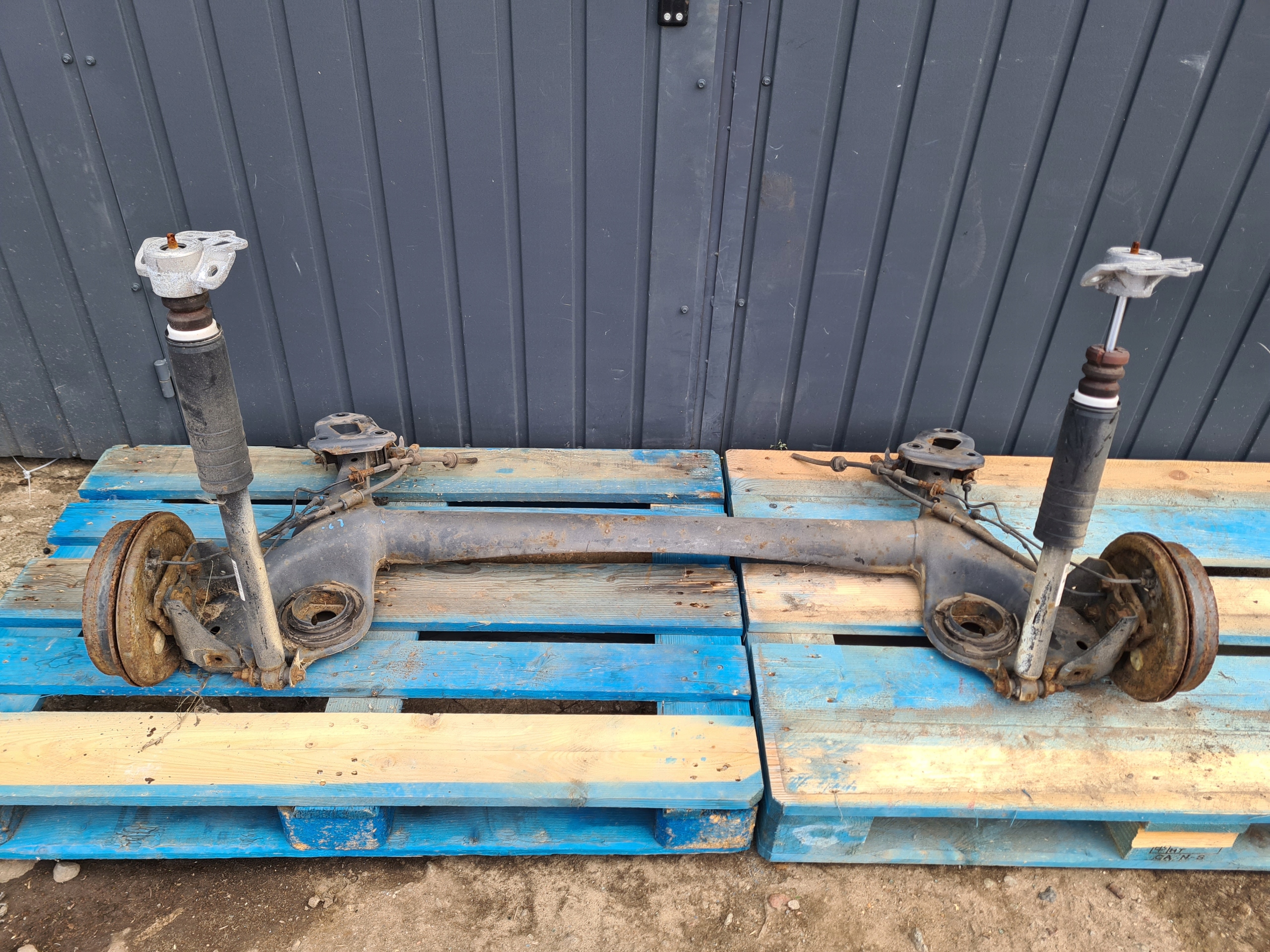 BELKA OŚ TYLNA ZAWIESZENIA OPEL CORSA E ADAM