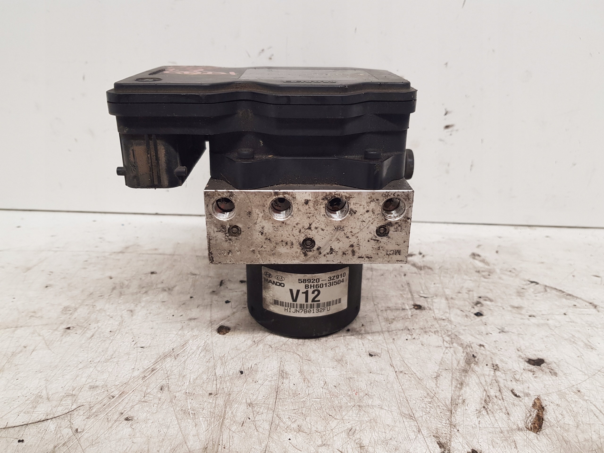 HYUNDAI I40 58920-3Z910 POMPA ABS 2011