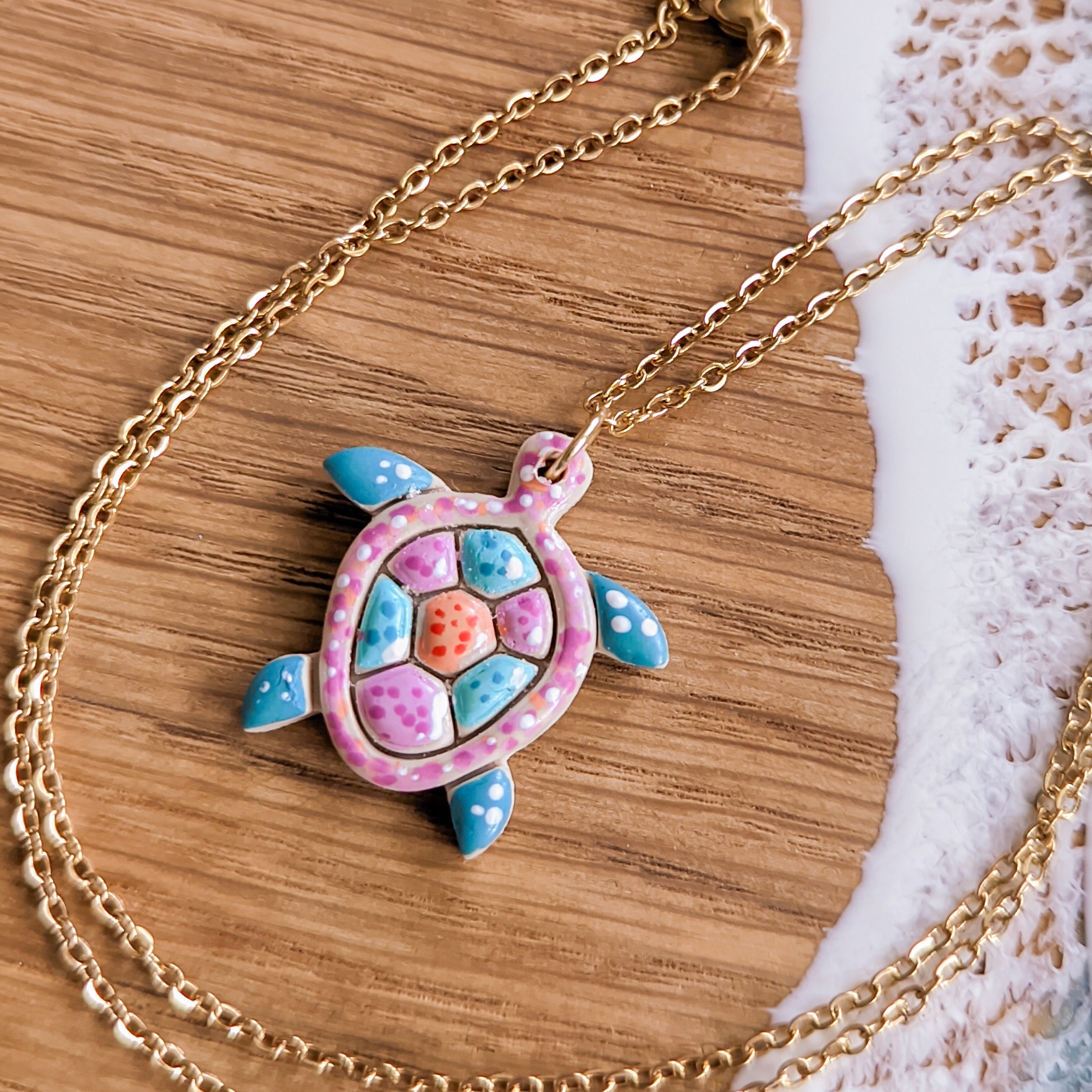 Mořský šperk s roztomilou želvičkou, ručně malovaný přívěsek marine želva