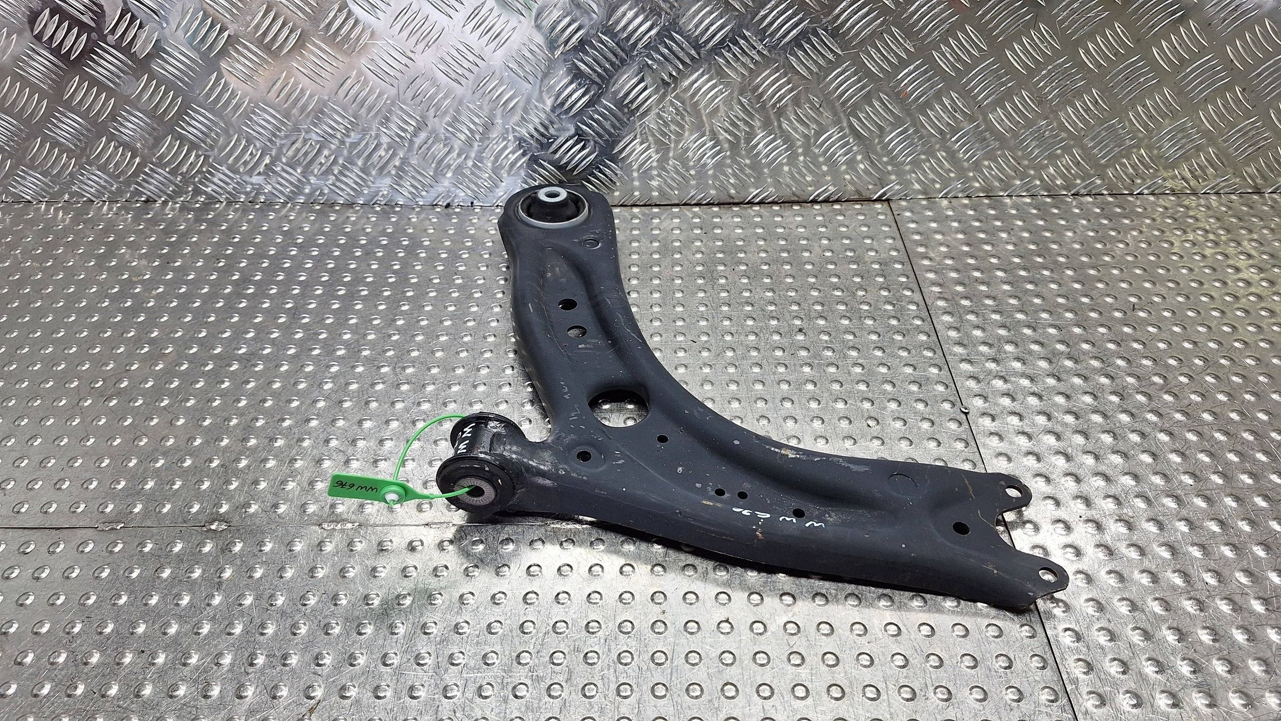 arm left front 5Q0407151R OCTAVIA III A3 8V GOLF VII LEON III 1.5 TSI