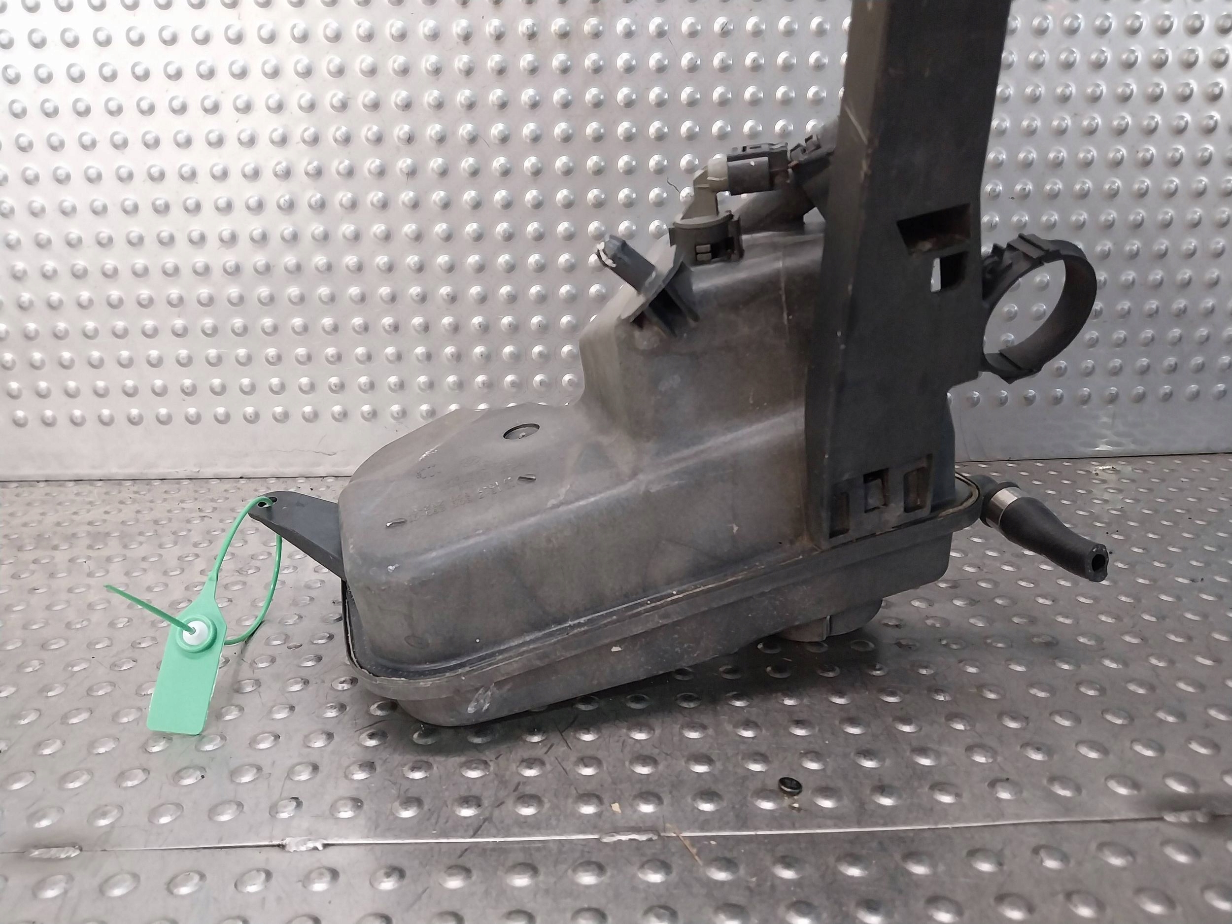 Ausdehnungsbehälter 7800293 7800292 BMW E60 E61 E65 E66 E67 X3 E83