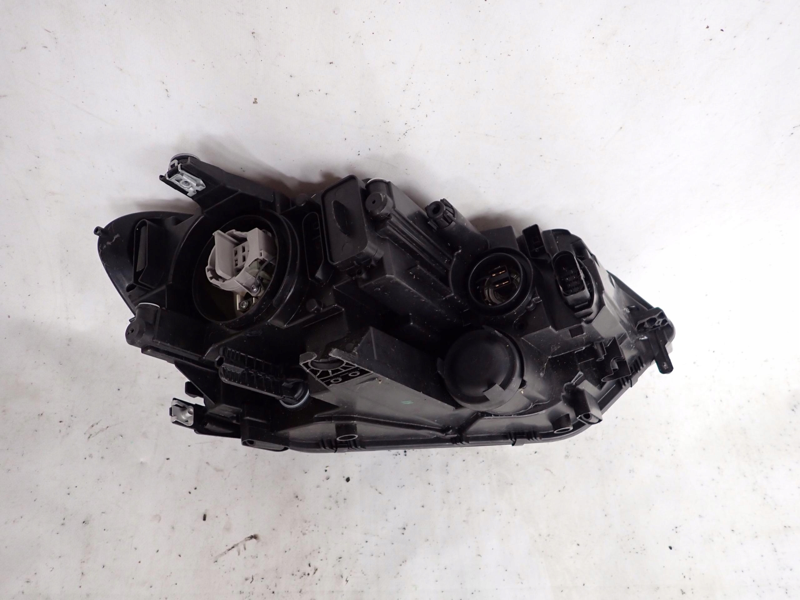 VW TOURAN III 5TA 15- light left front front